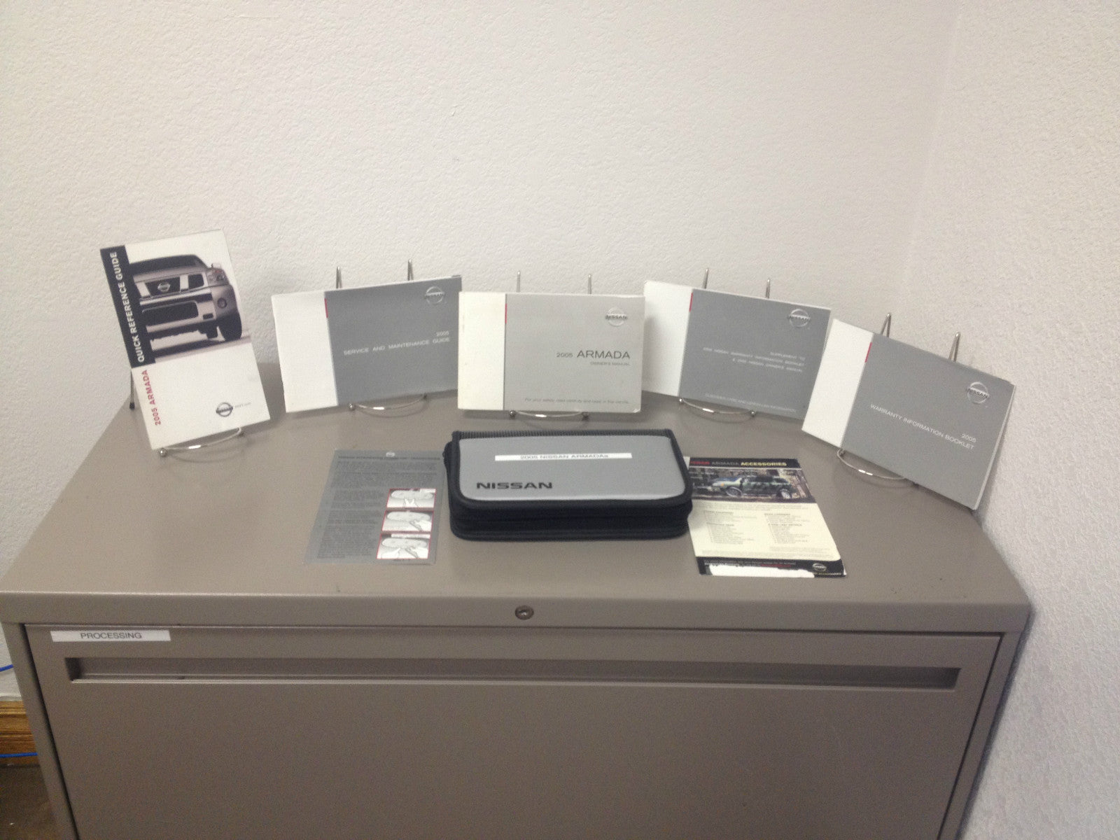 2005 Nissan Armada Genuine OEM Owner's Manual Set with Case--Fast Free Shipping