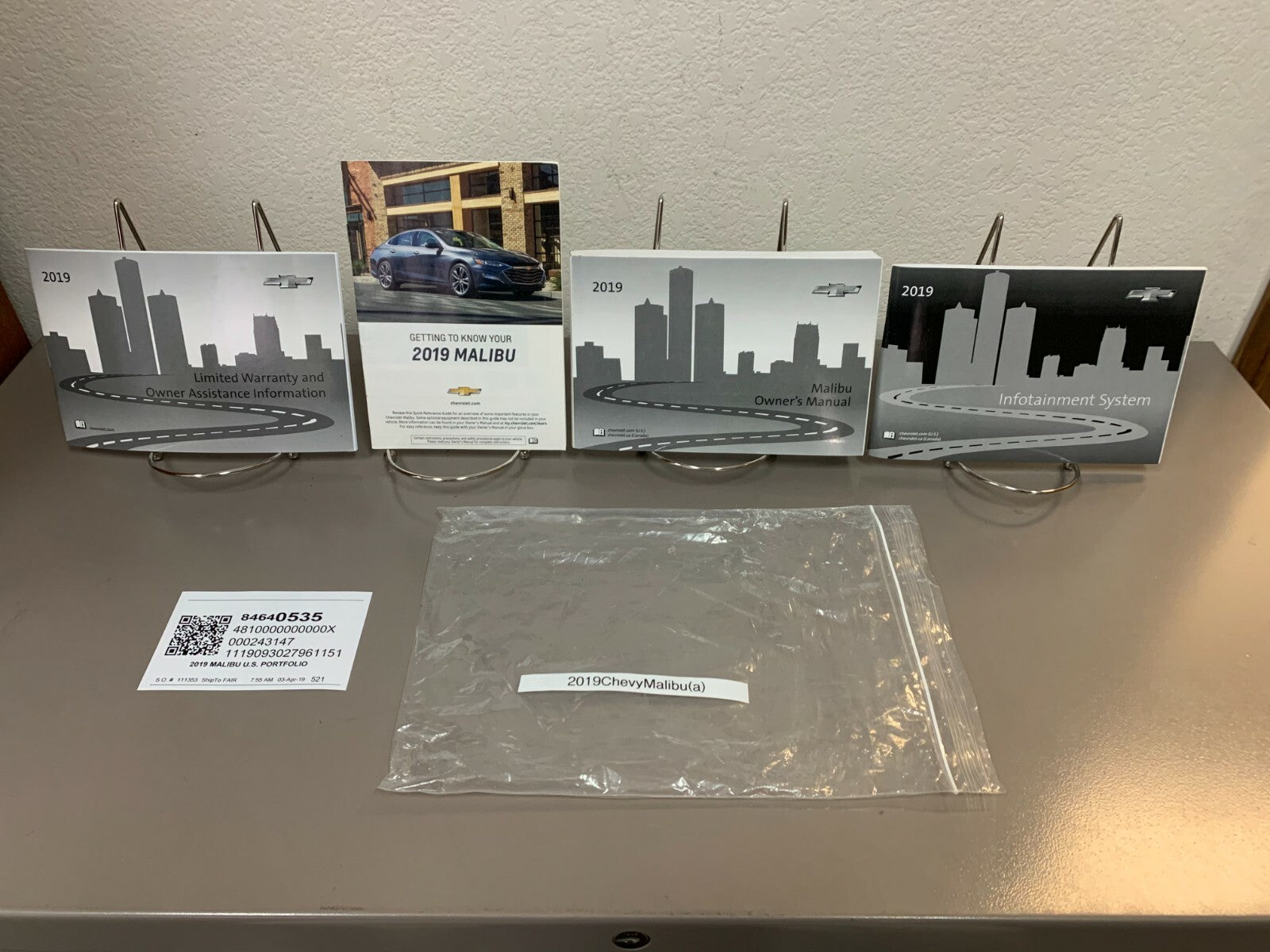 2019 Chevrolet Malibu Genuine OEM Owner's Manual Set--Free Shipping!