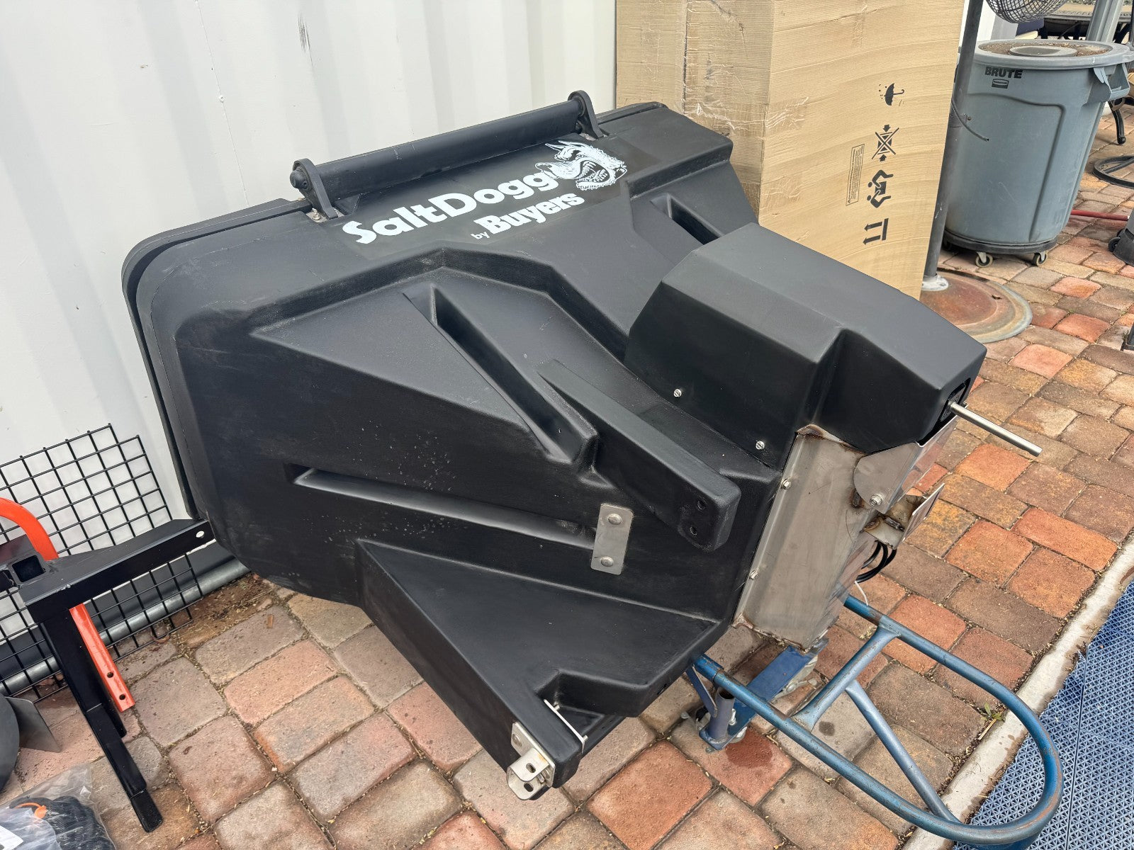 BUYERS SALTDOGG Commercial Pickup Salt Sand Spreader TGS07--End of Season Sale!