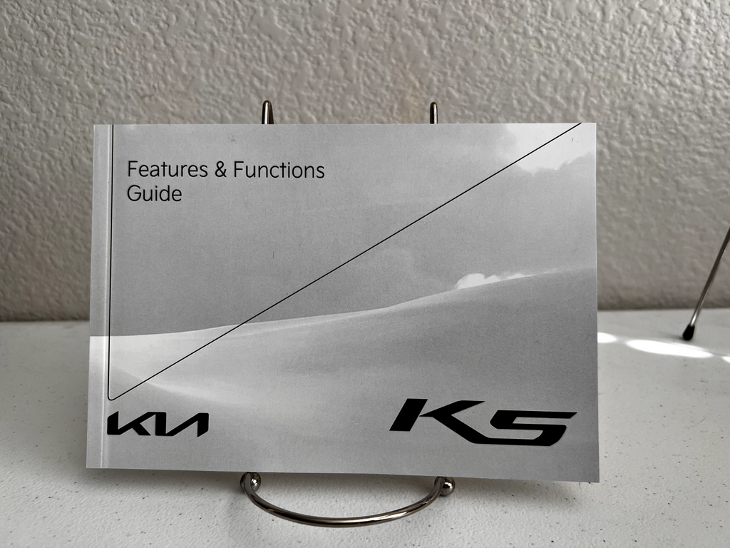 2022 Kia K5 OEM Owner's Manual Set w/Protective Case Free Shipping