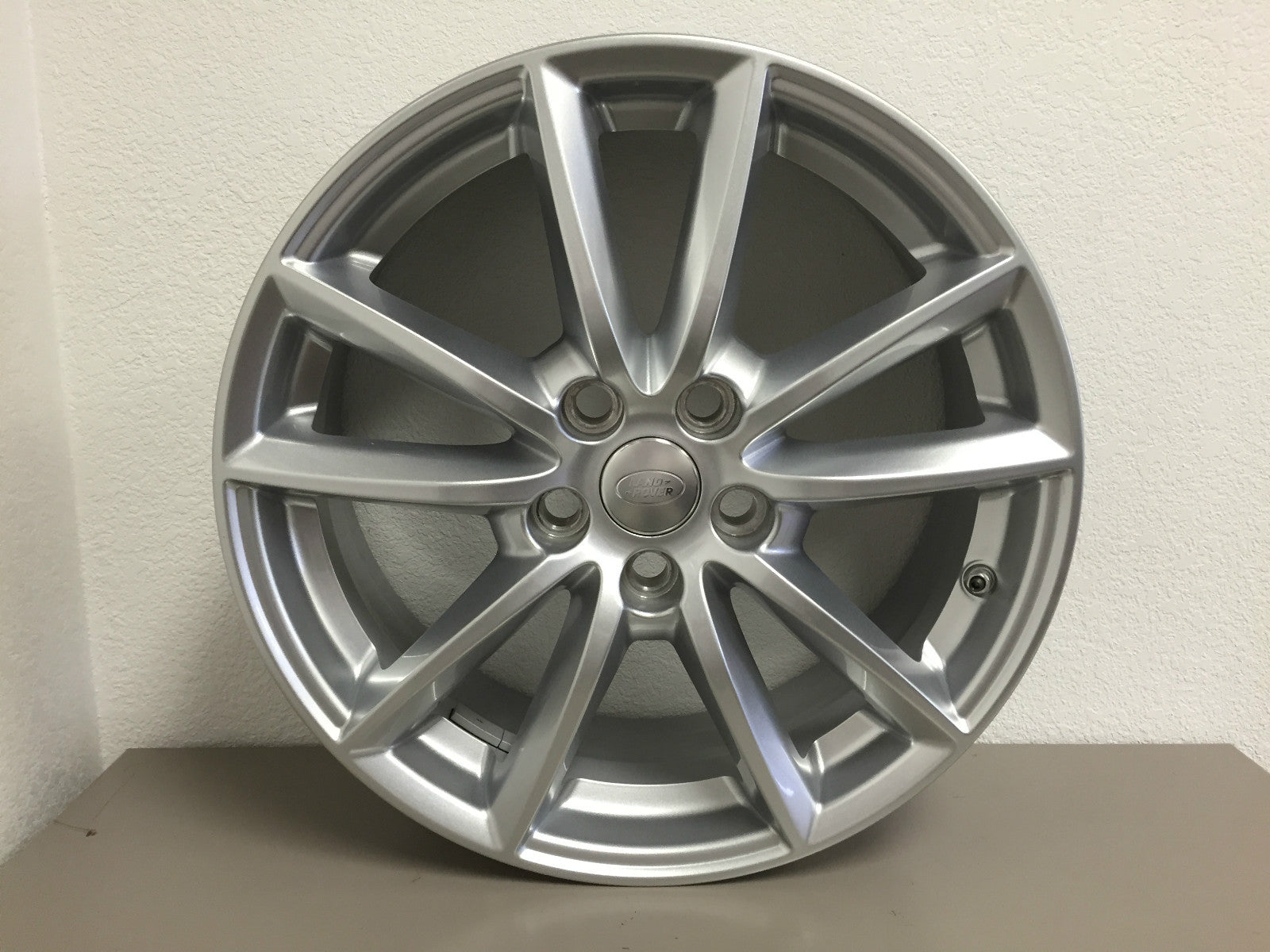 Genuine OEM Factory Range Rover Sport 19" Rim Wheel Cap & TPMS #72269