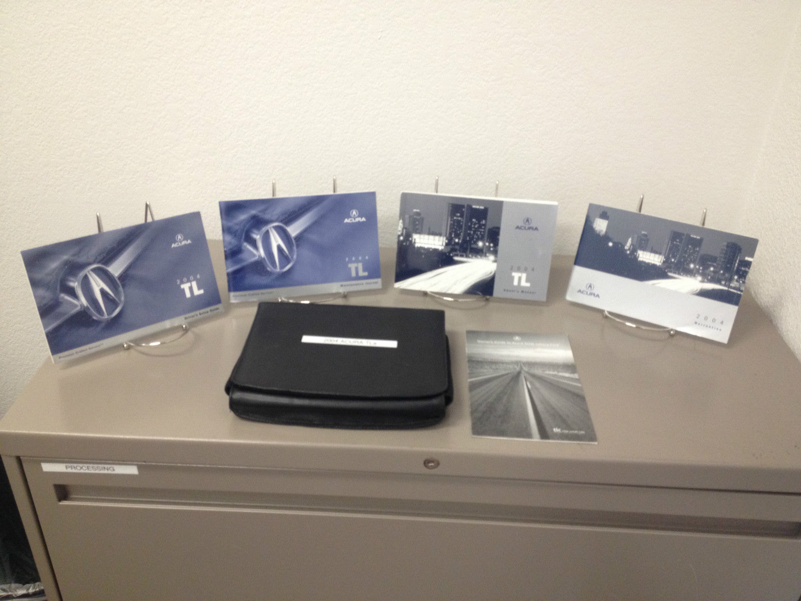 2004 Acura TL Genuine OEM Owner's Manual Set with Case-Free Shipping