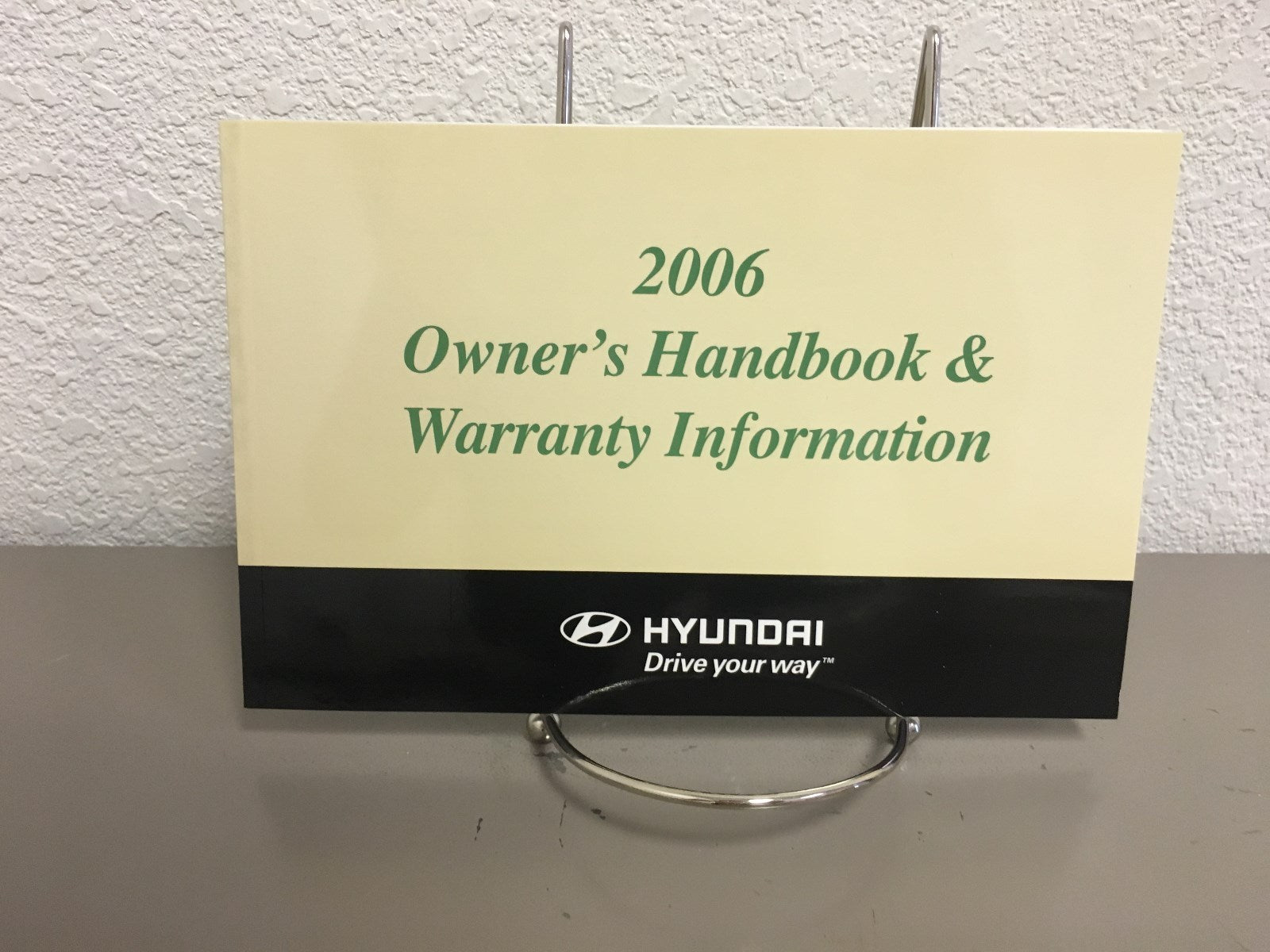 2006 Hyundai Elantra Genuine OEM Owner's Manual Set w/Case & Bonus Key FOB