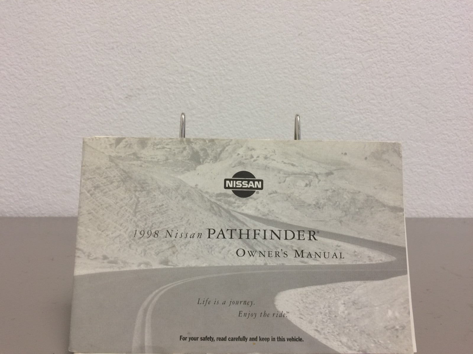 1998 Nissan Pathfinder Genuine OEM Owner's Manual Set w/Case and Free Shipping!