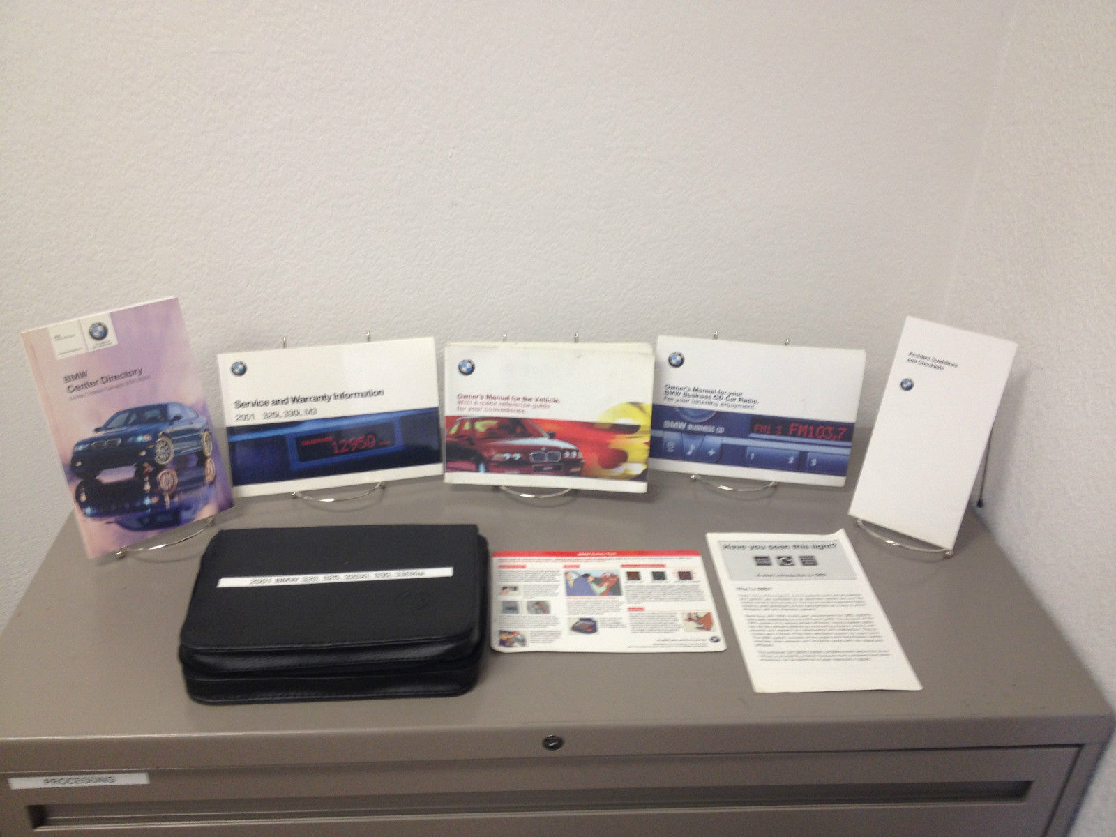 2001 BMW 320i 325i 325xi 330i 330xi Genuine OEM Owner's Manual Set w/BMW Case