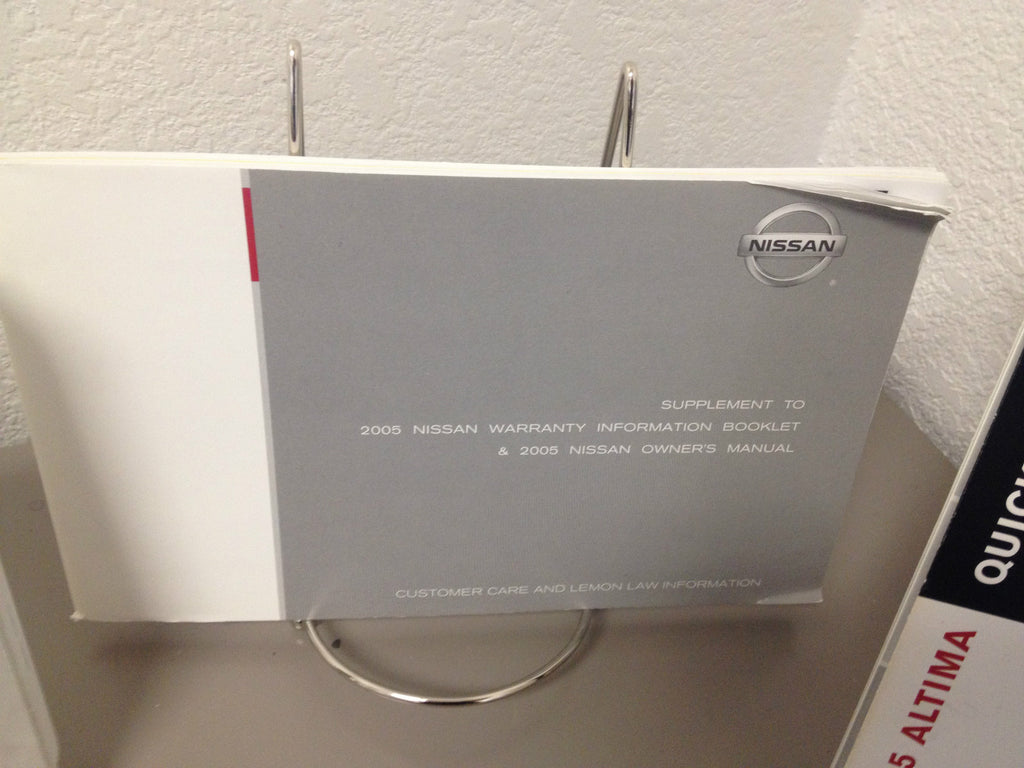 2005 Nissan Altima Genuine OEM Owner's Manual Set w/Nissan Case--Free Shipping!
