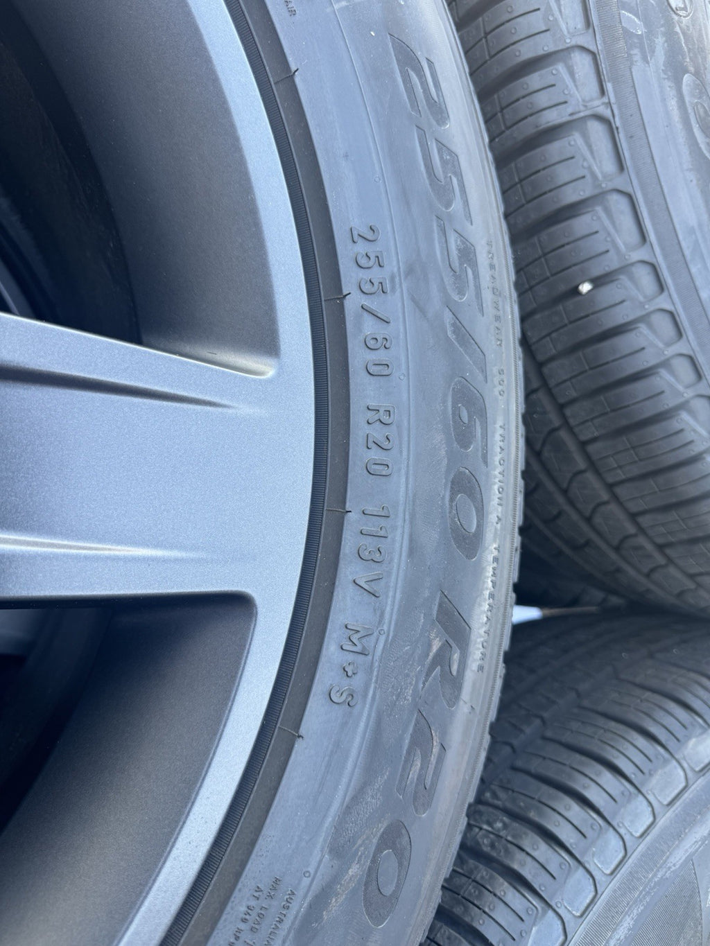 2025 Land Rover Defender OEM Wheels Tires Rims 20” Style 5094 Grey-Pick Up Only