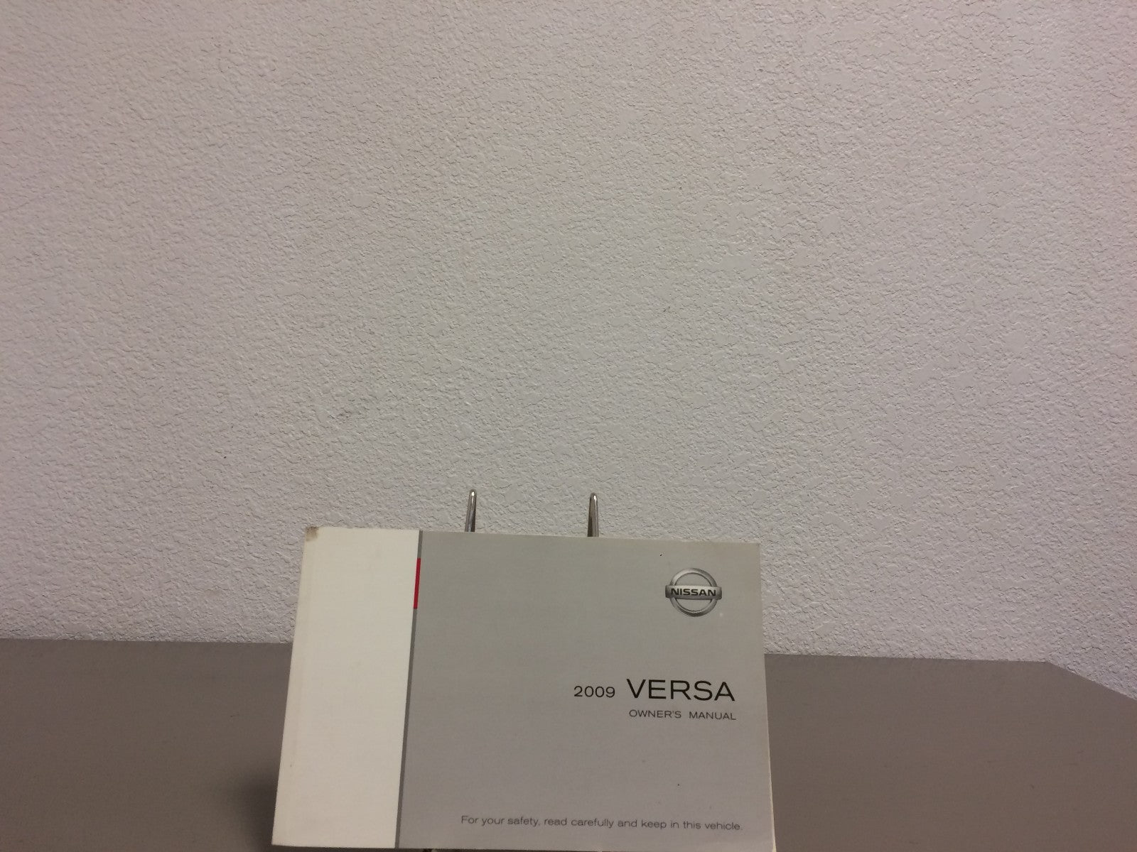 2009 Nissan Versa Genuine OEM Owner's Manual Set with Case--Fast Free Shipping