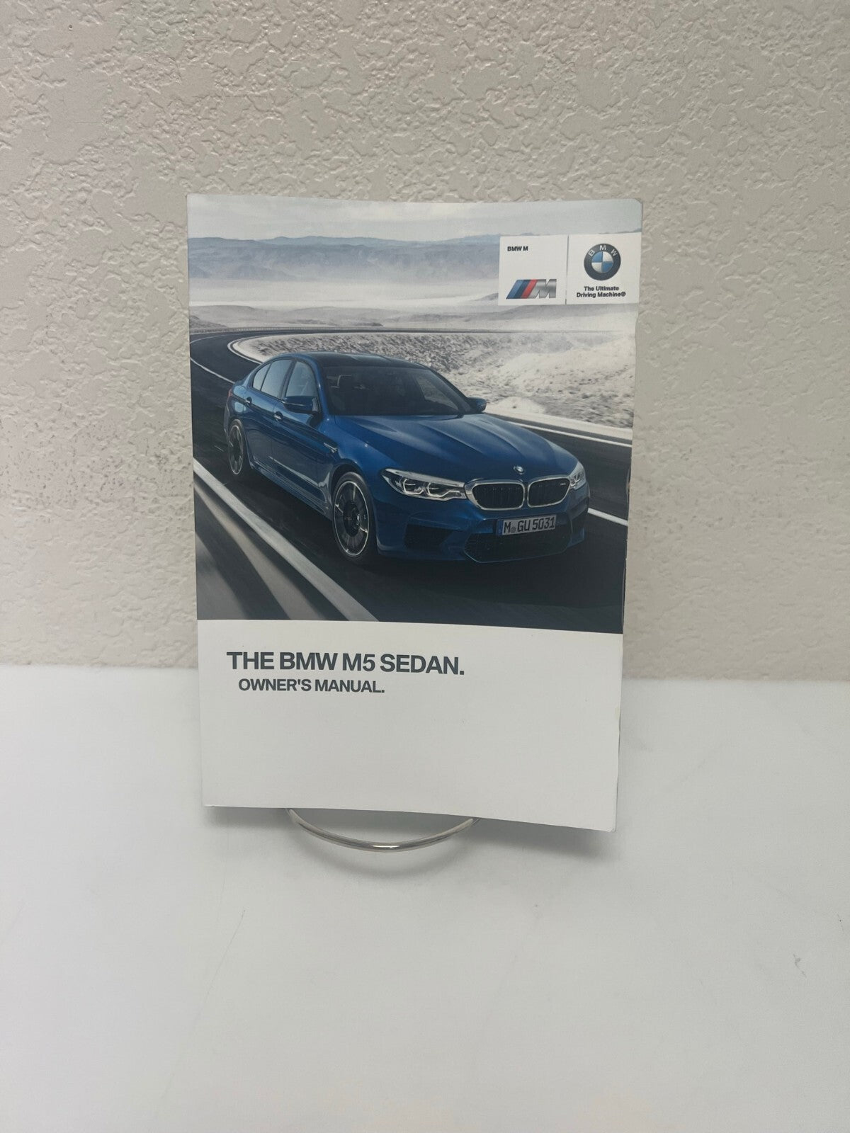 2018 BMW M5 Sedan OEM Owner's Manual Set w/ Case--Free Shipping!