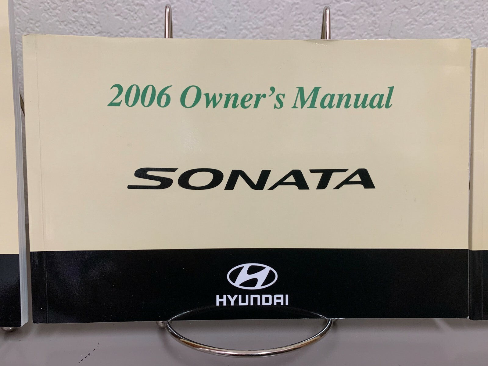2006 Hyundai Sonata Genuine OEM Owner's Manual Set w/Hyundai Case--Free Shipping