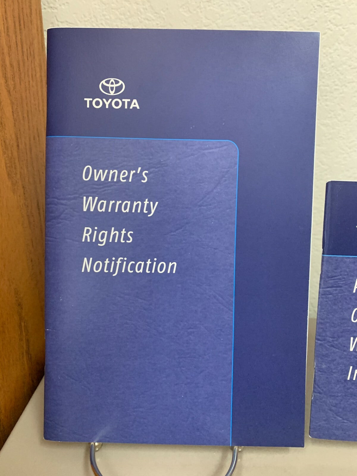 2005 Toyota Prius Genuine OEM Owner's Manual Set w/Toyota Case--Free Shipping!!!