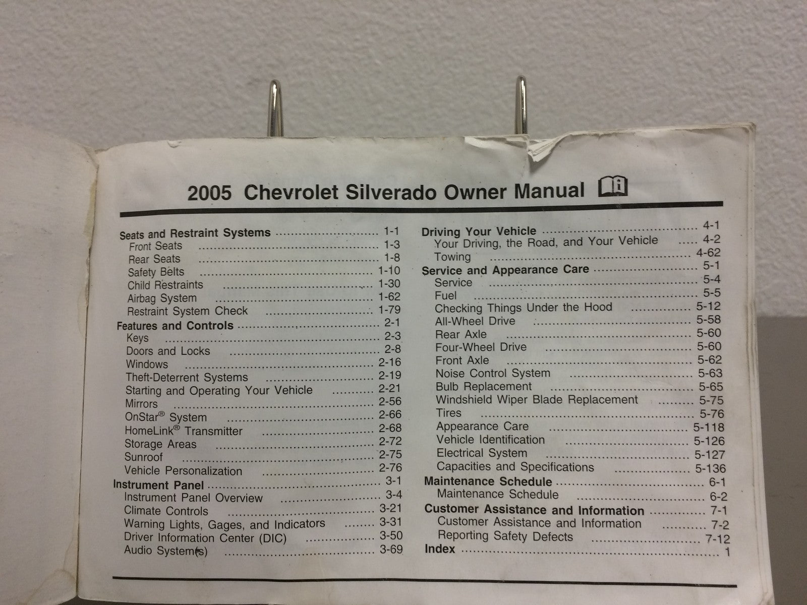 2005 Chevrolet Silverado OEM Owner's Manual Set w/Bonus Headphones FOB & Remote