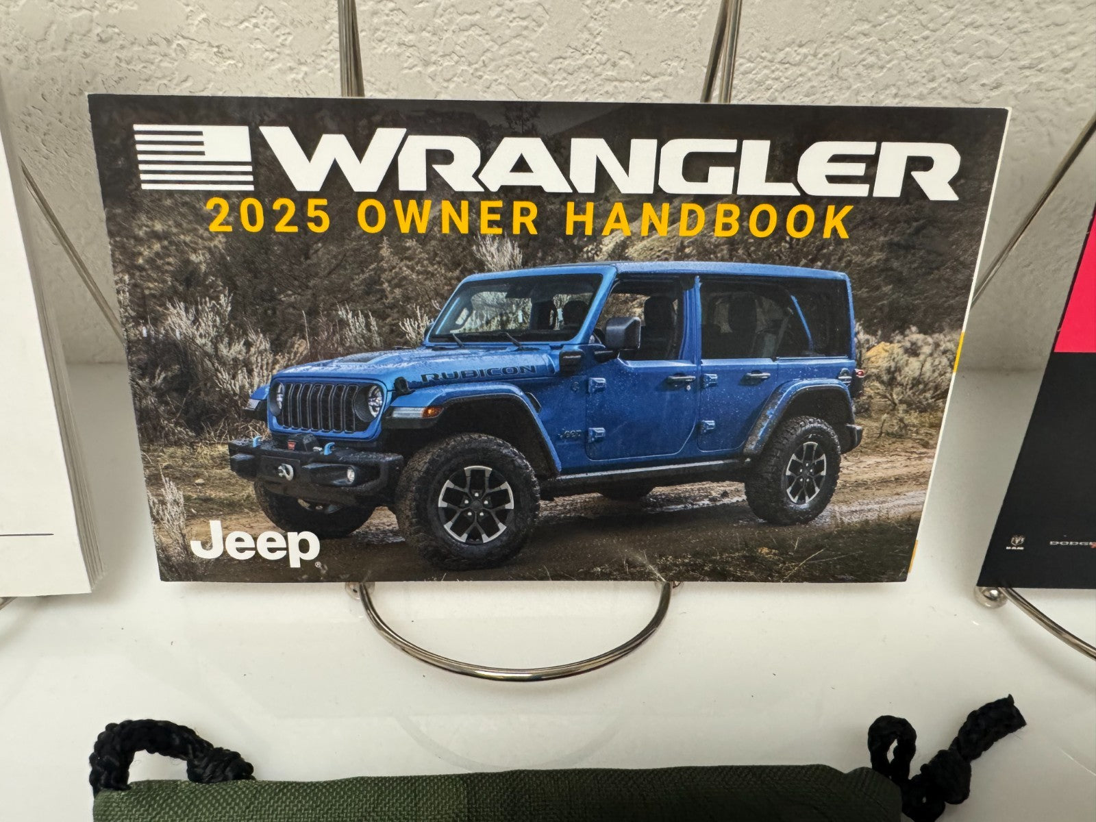 2025 Jeep Wrangler Genuine OEM Owner's Manual Kit With Case -  Free Shipping!