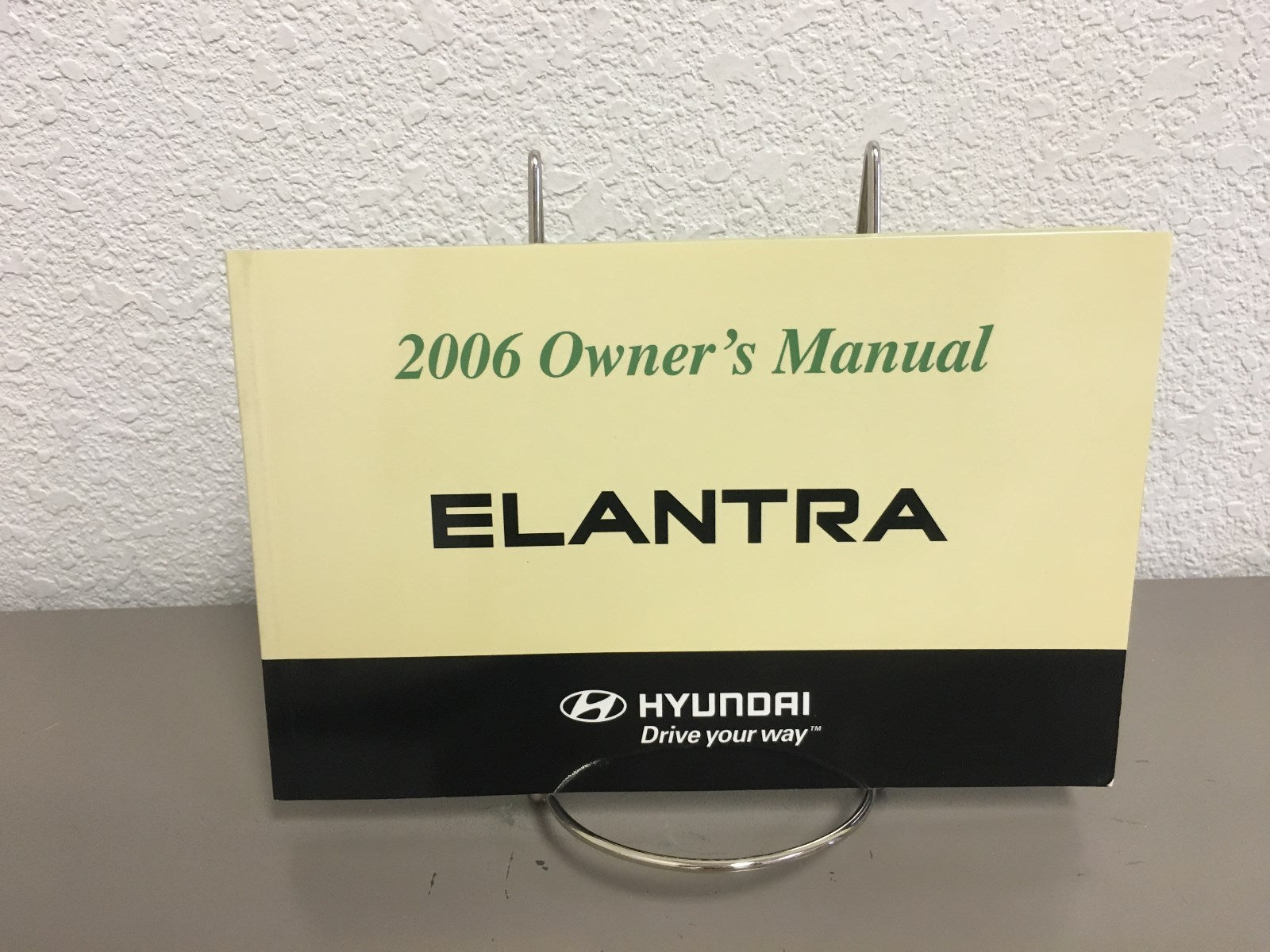 2006 Hyundai Elantra Genuine OEM Owner's Manual Set w/Case & Bonus Key FOB