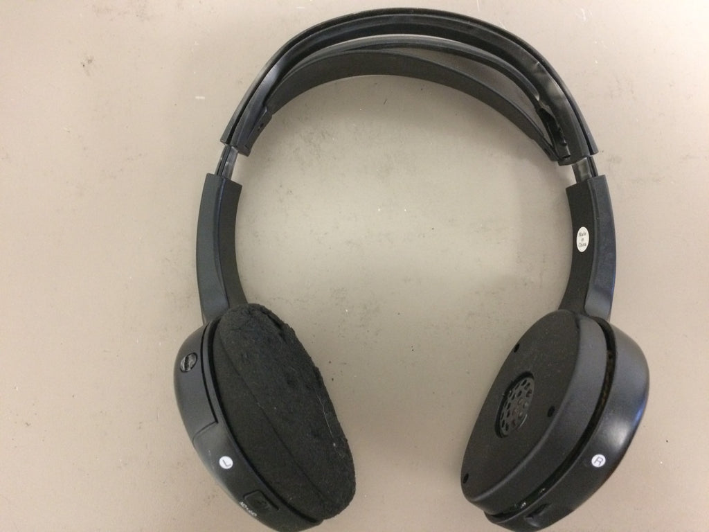 2005 Chevrolet Silverado OEM Owner's Manual Set w/Bonus Headphones FOB & Remote