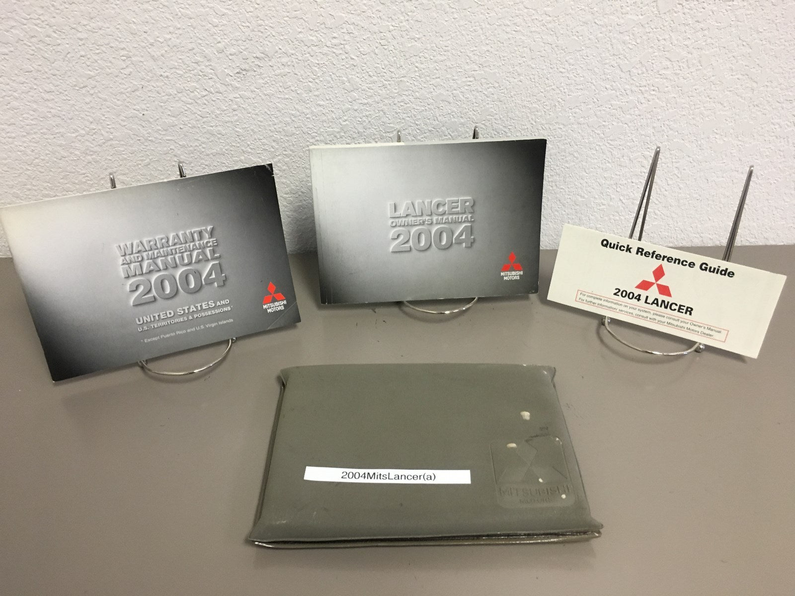 2004 Mitsubishi Lancer Genuine OEM Owner's Manual Set w/Case--Free Shipping!