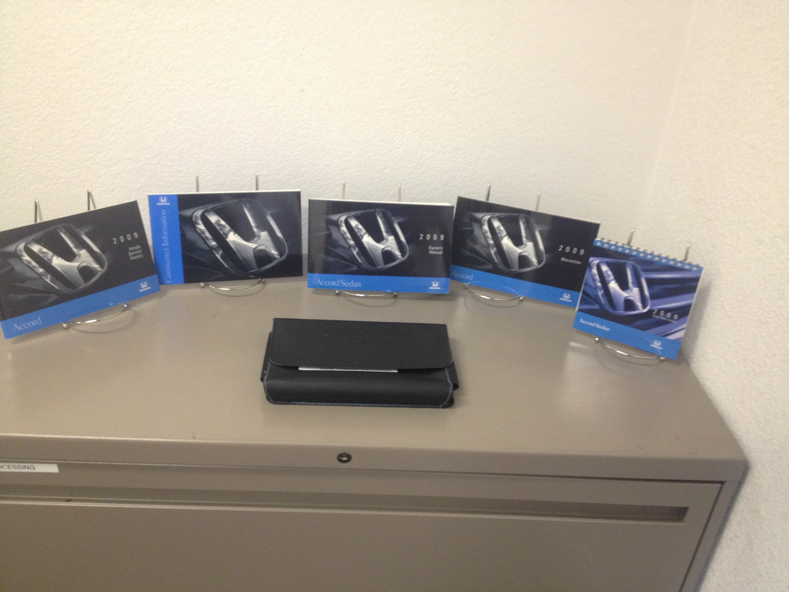 2009 Genuine OEM Honda Accord Sedan Owner's Manual w/Case--Fast Free Shipping