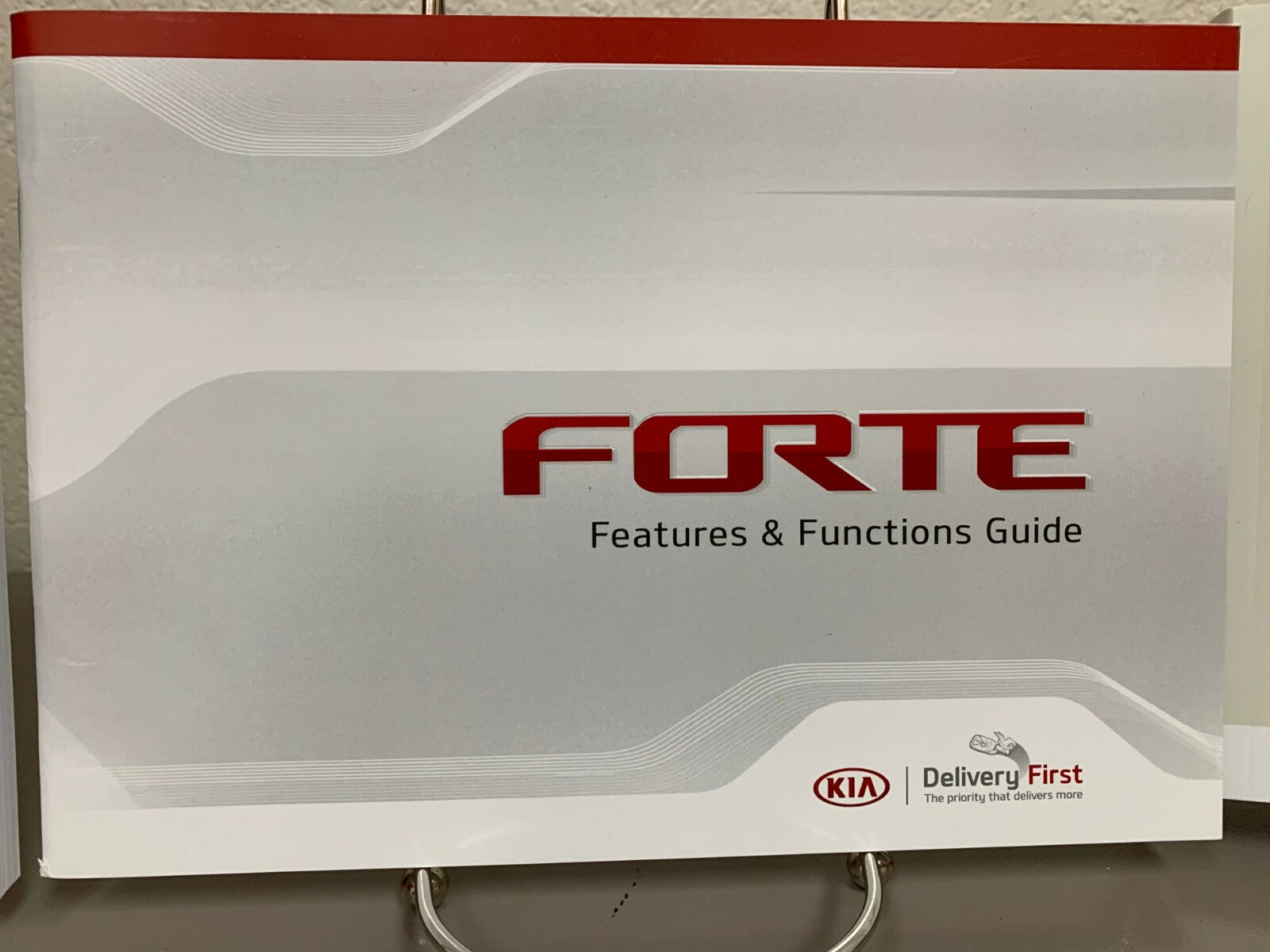 2019 Kia Forte Genuine OEM Owner's Manual Set w/Protective Case--Free Shipping!