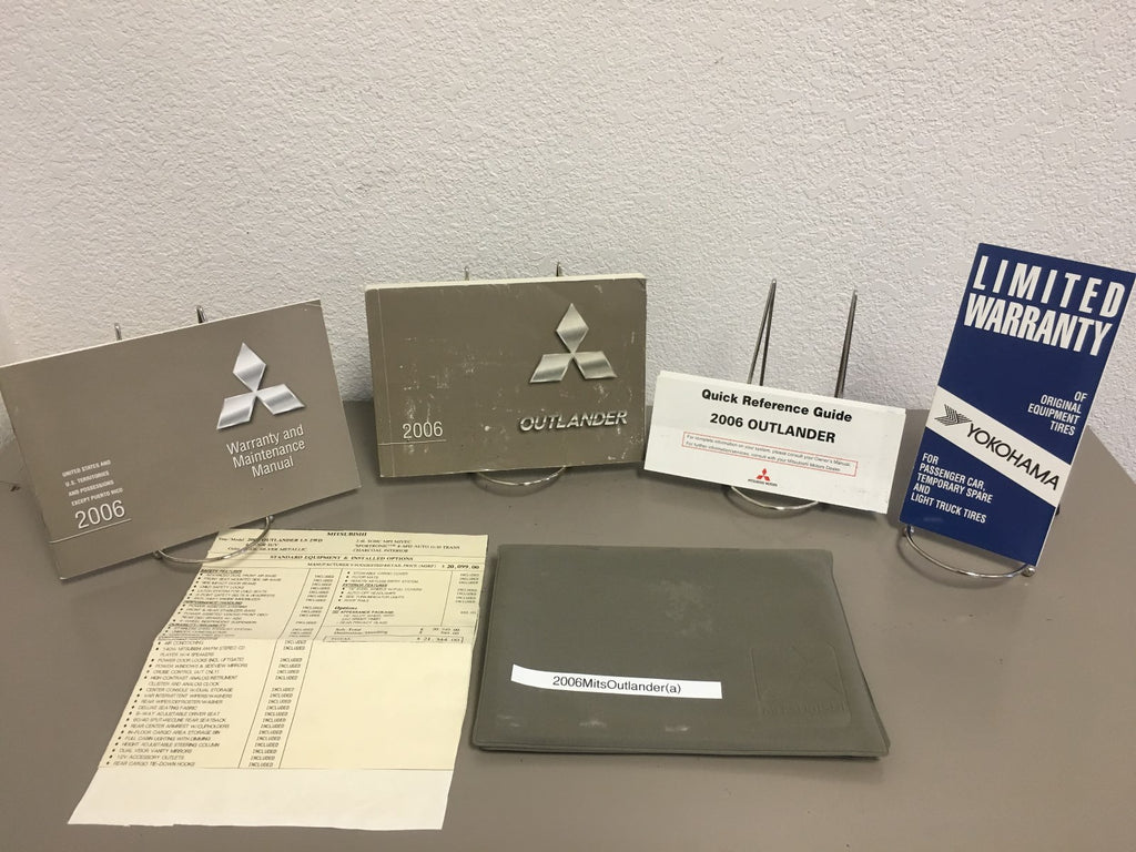 2006 Mitsubishi Outlander Genuine OEM Owner's Manual Set w/Case--Free Shipping!