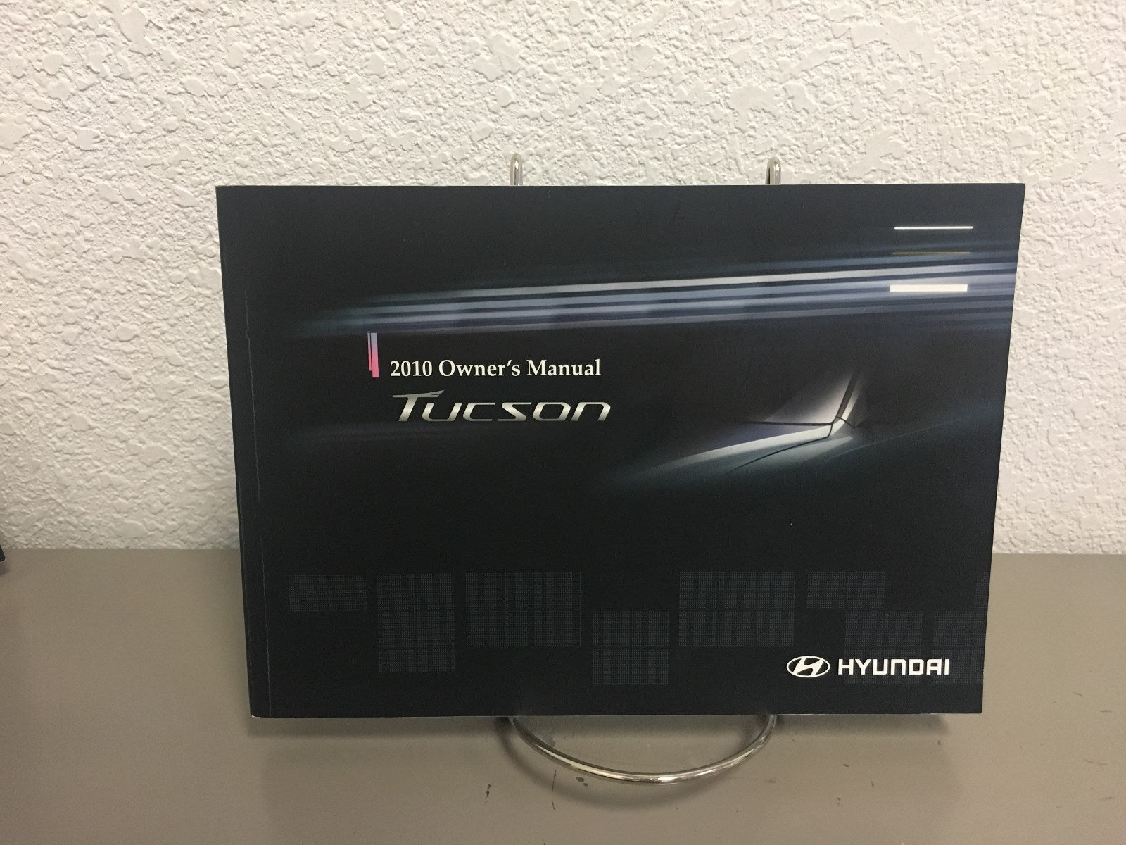 2010 Hyundai Tucson Genuine OEM Owner's Manual Set w/Hyundai Case-Free Shipping