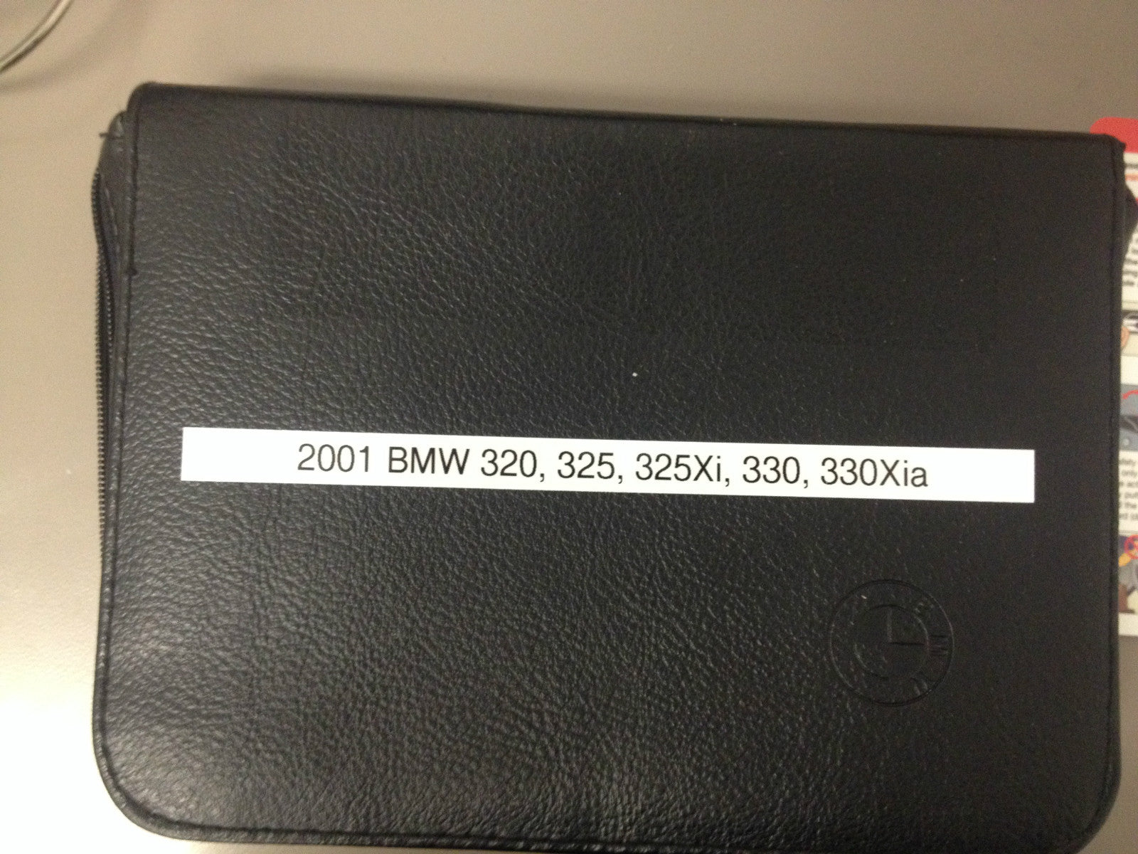 2001 BMW 320i 325i 325xi 330i 330xi Genuine OEM Owner's Manual Set w/BMW Case