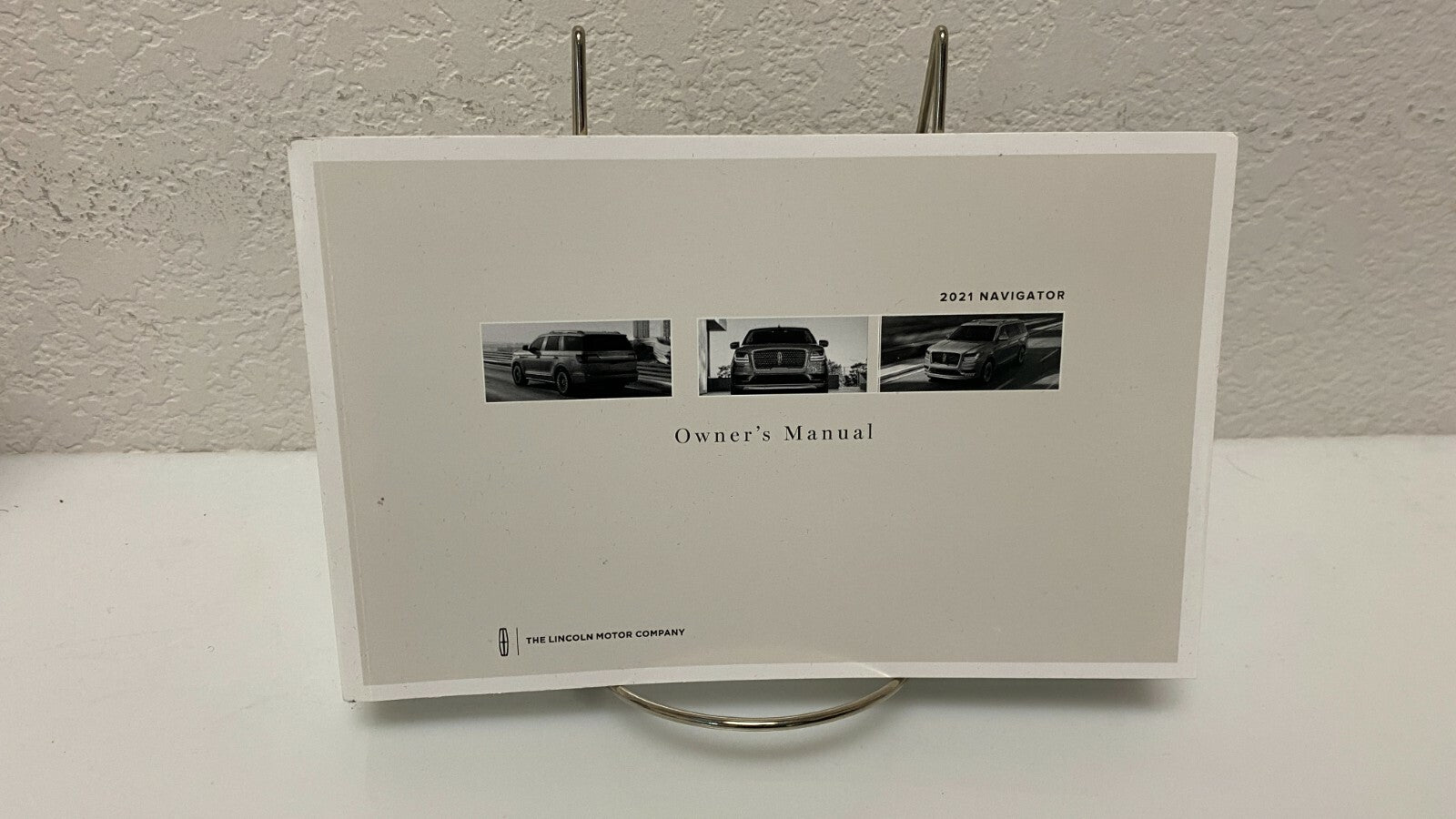 2021 Lincoln Navigator OEM Owner's Manual w/Navigation & Case
