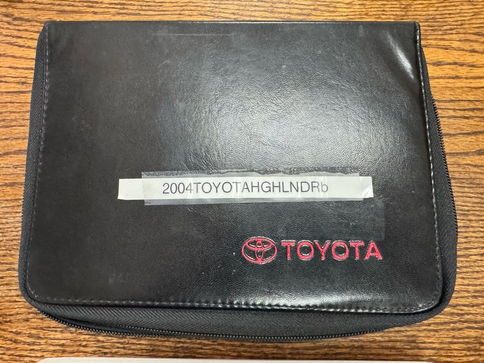 2004 Toyota Highlander OEM Owner's Manual w/Case & Bonus Key FOB - Free Shipping