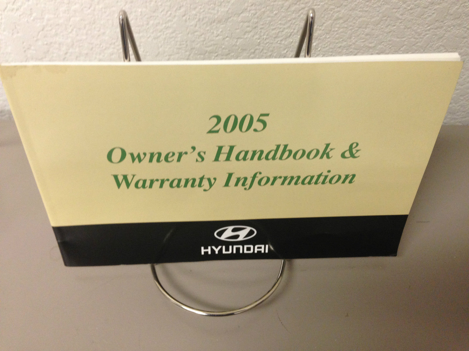 2005 Hyundai Tucson Genuine OEM Owner's Manual Set w/Case--Free Shipping!
