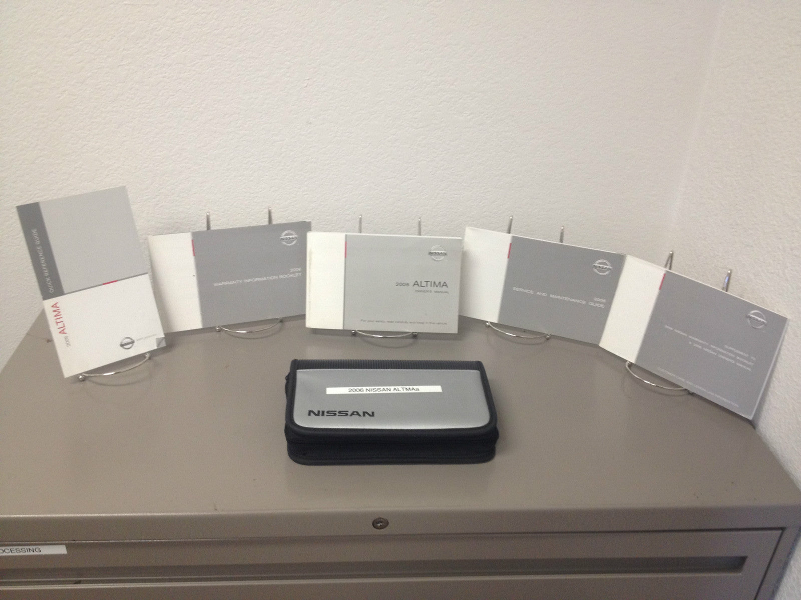 2006 Nissan Altima Genuine OEM Owner's Manual Set with Case--Fast Free Shipping