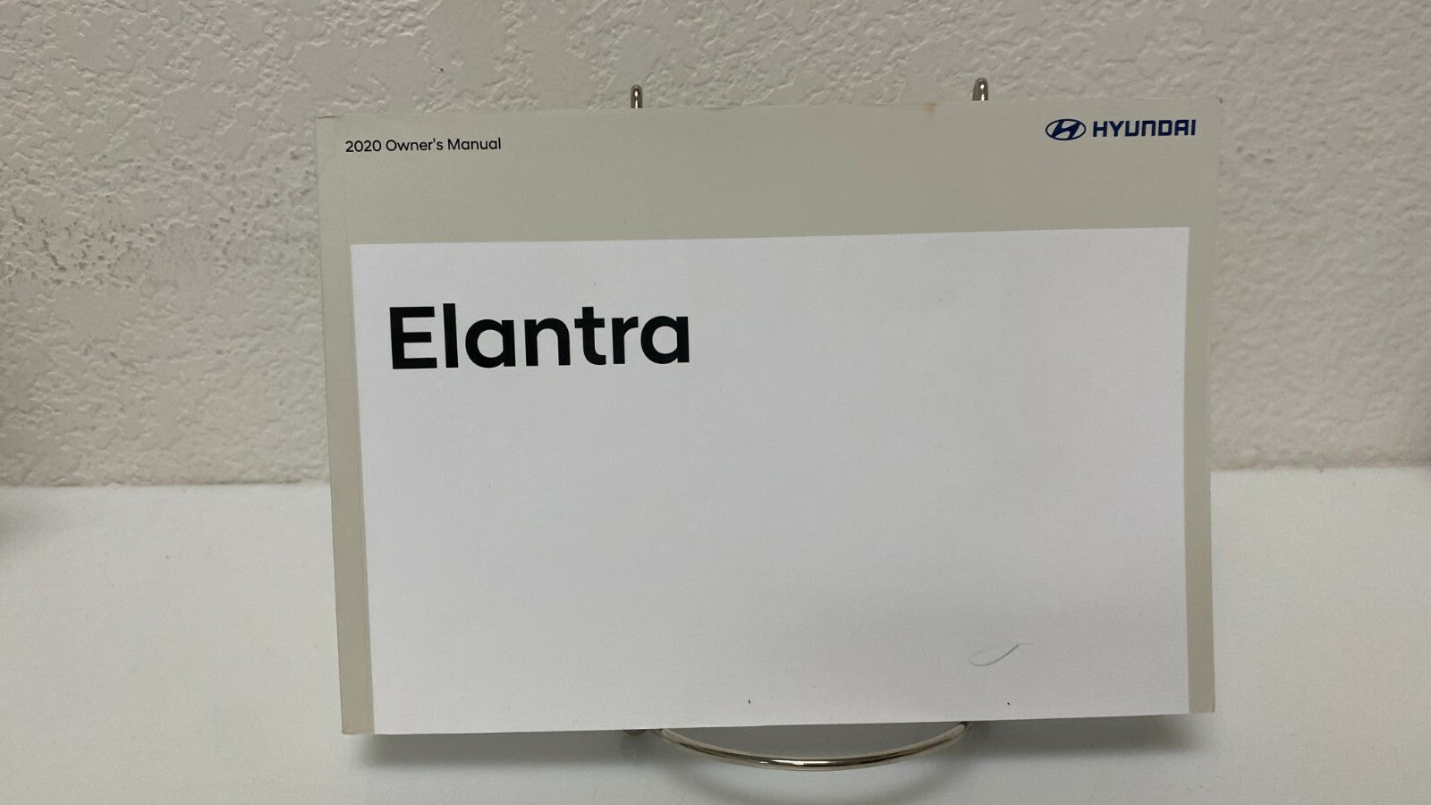 2020 Hyundai Elantra Genuine OEM Owner's Manual Set w/Clear Case-Free Shipping!