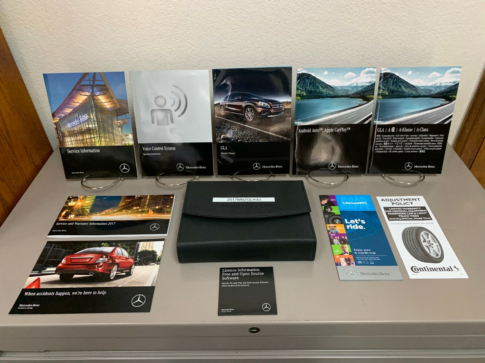 2017 Mercedes-Benz GLA250 4MATIC GLA45 AMG Genuine OEM Owner's Manual Set