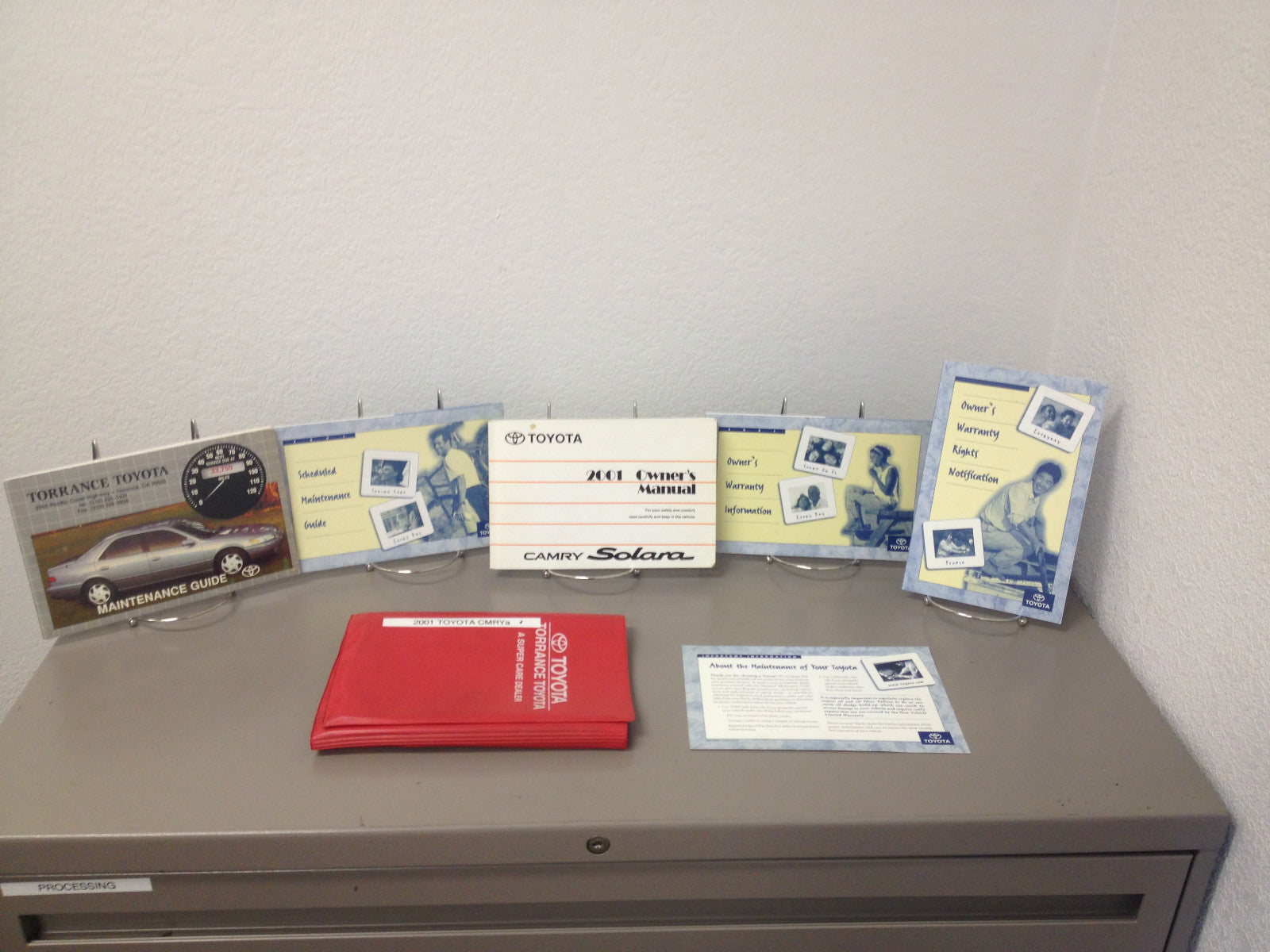2001 Toyota Camry OEM Owner's Manual w/ Supplements and Case - Free Shipping