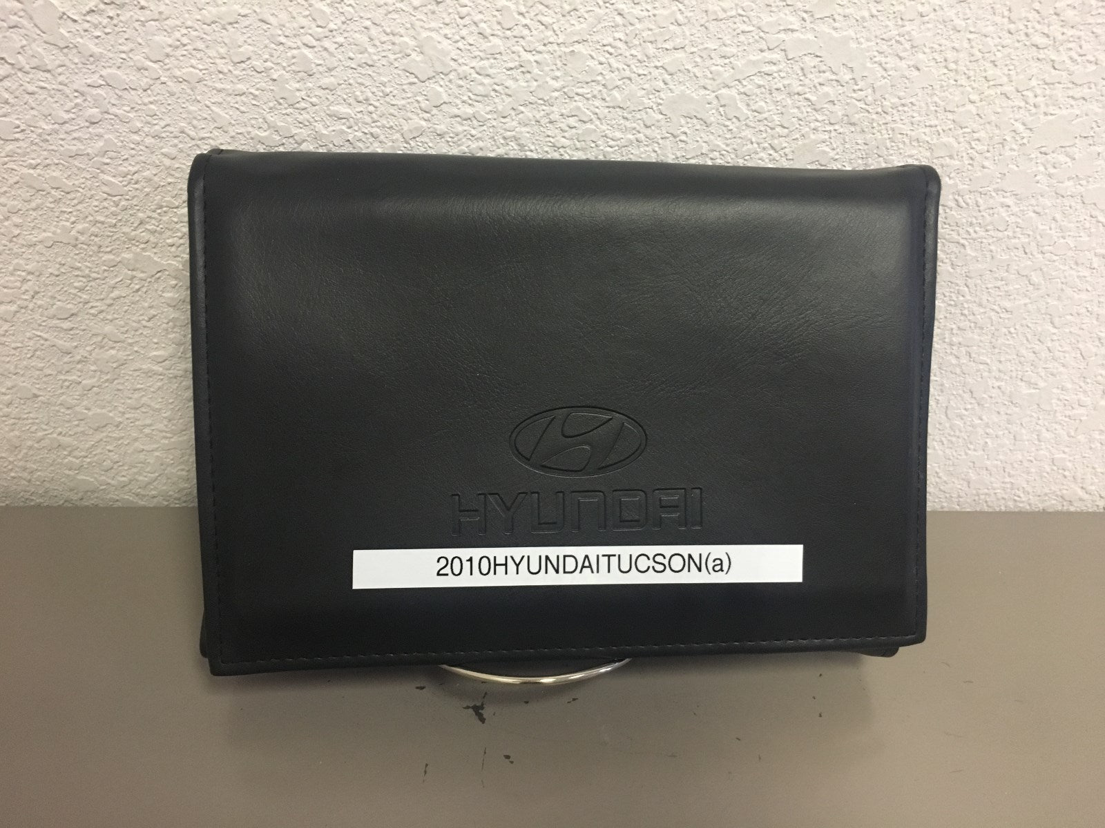 2010 Hyundai Tucson Genuine OEM Owner's Manual Set w/Hyundai Case-Free Shipping