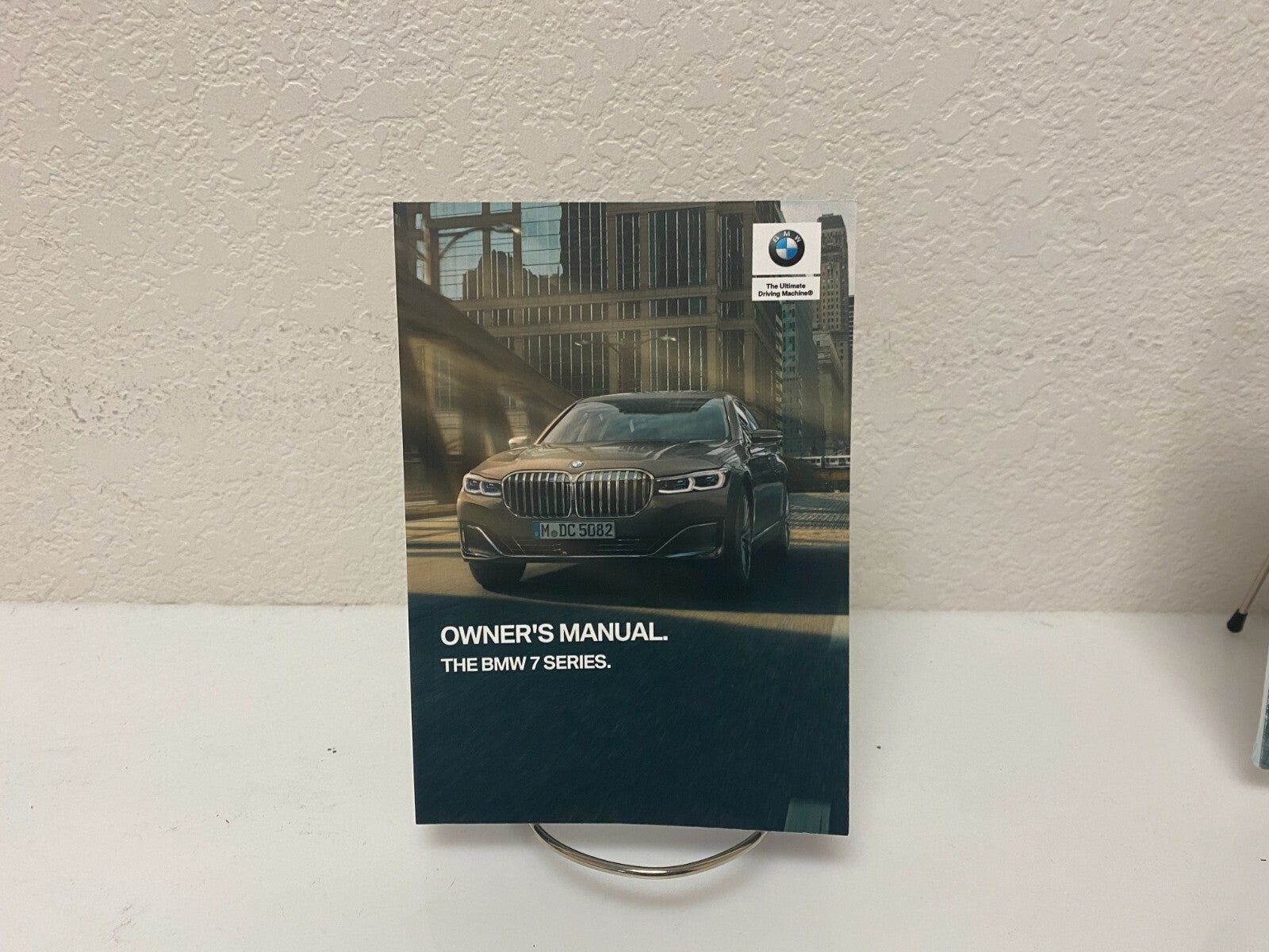 2022 BMW 7 Series Sedan 750Li 750i 740Li M760Li xDrive OEM Owner's Manual w/Case