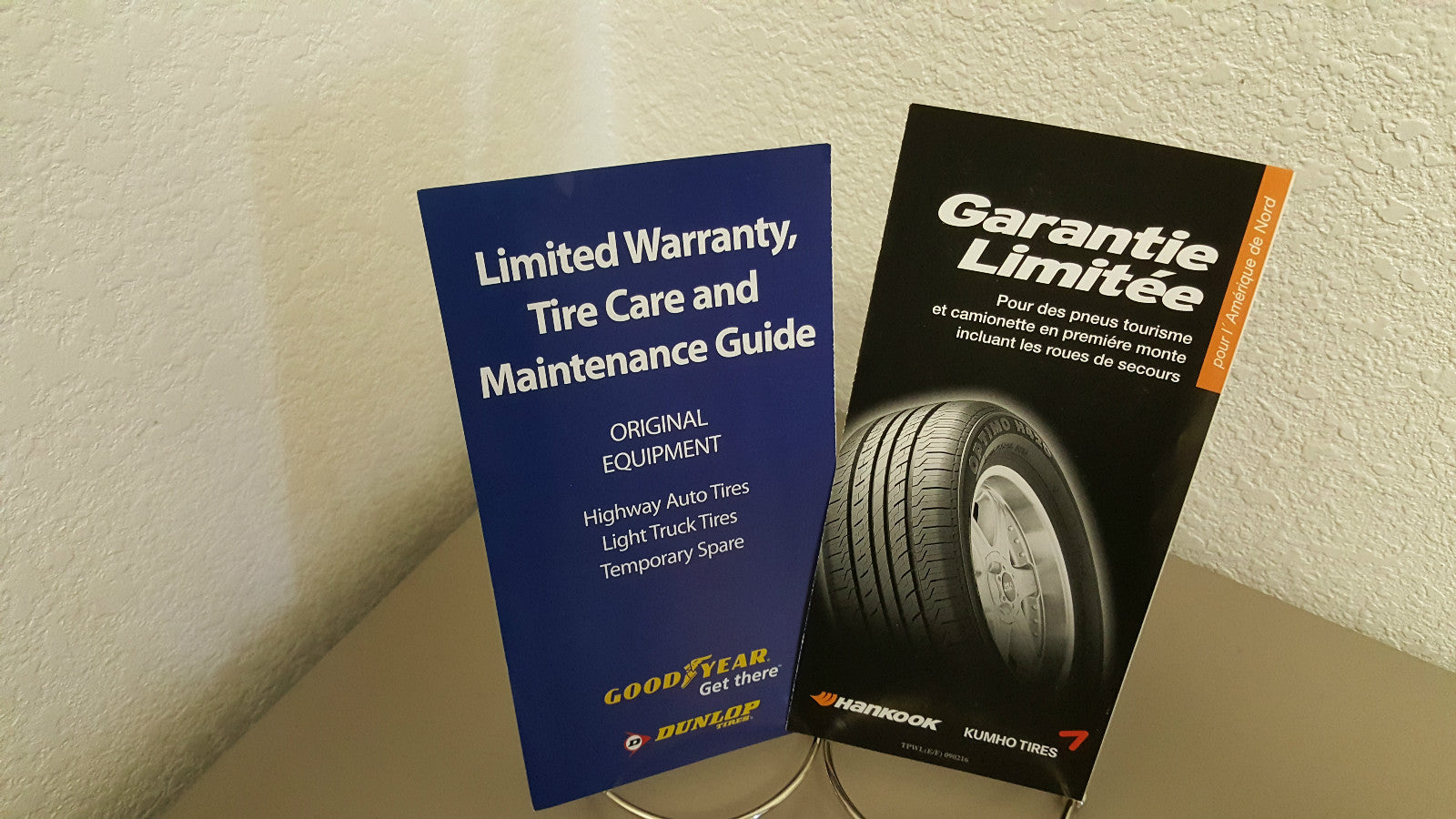 2009 Hyundai Genesis Genuine OEM Owner's Manual Set w/Leather Case-Free Shipping