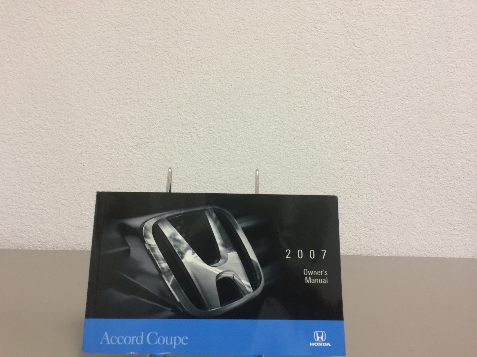 2007 Honda Accord Coupe Genuine OEM Owners Manual Set w/Case & Bonus Key FOB
