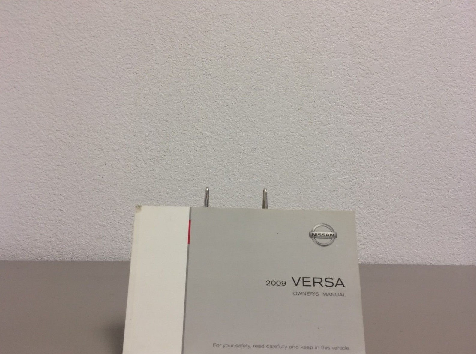 2009 Nissan Versa Genuine OEM Owner's Manual Set with Case--Fast Free Shipping