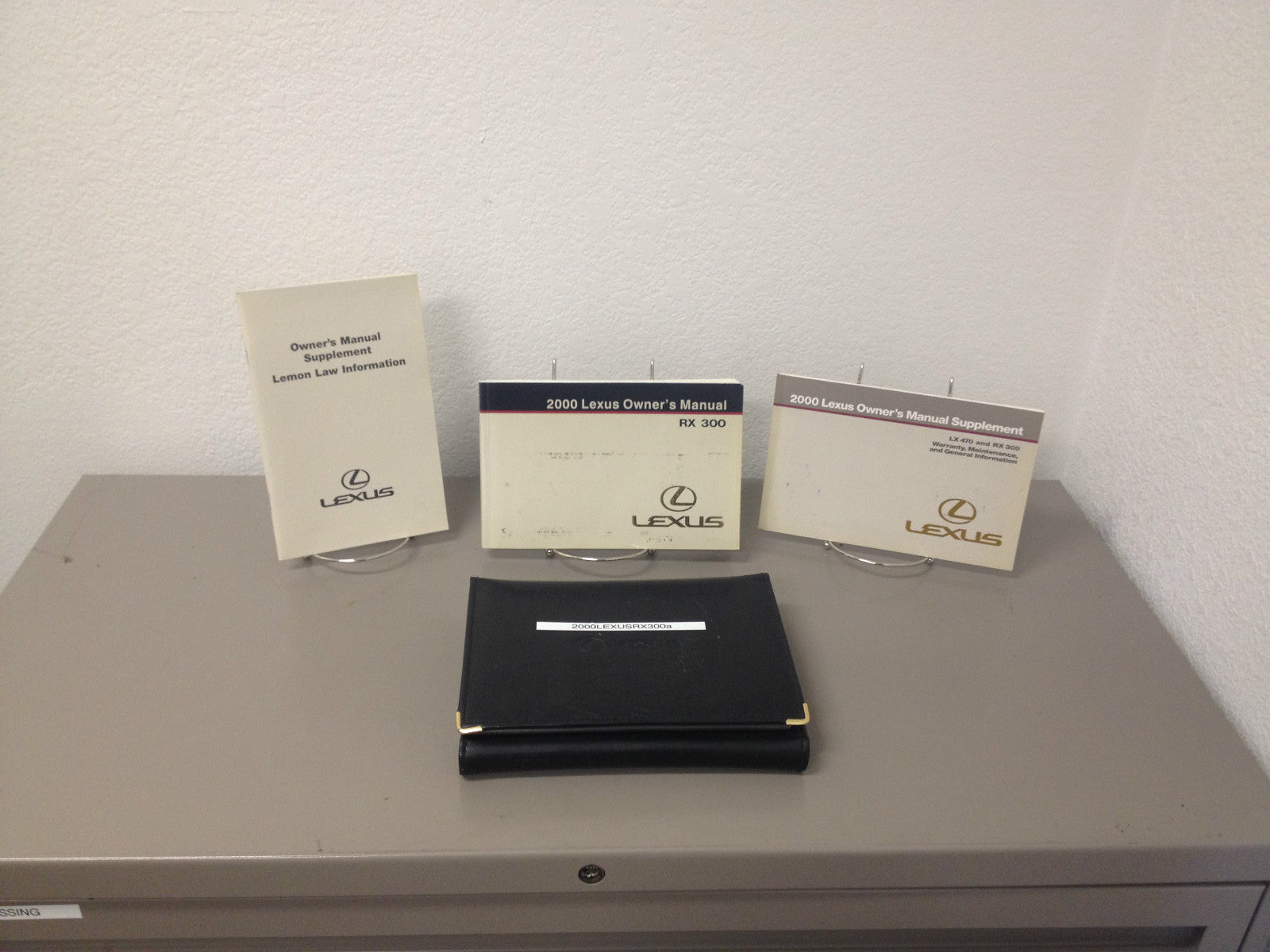 2000 Lexus RX 300 Genuine OEM Owner's Manual Set w/Lexus Case-- Free Shipping!