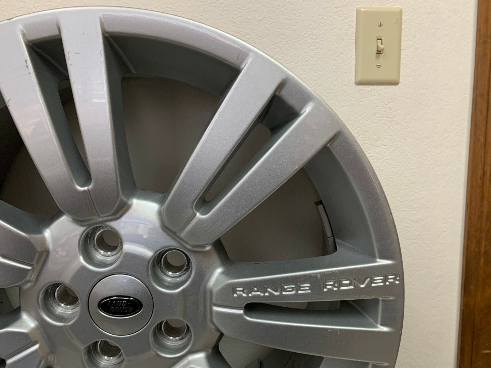 2010-2012 Range Rover Genuine OEM Wheel Rim Sparkle Silver Finish LR008766