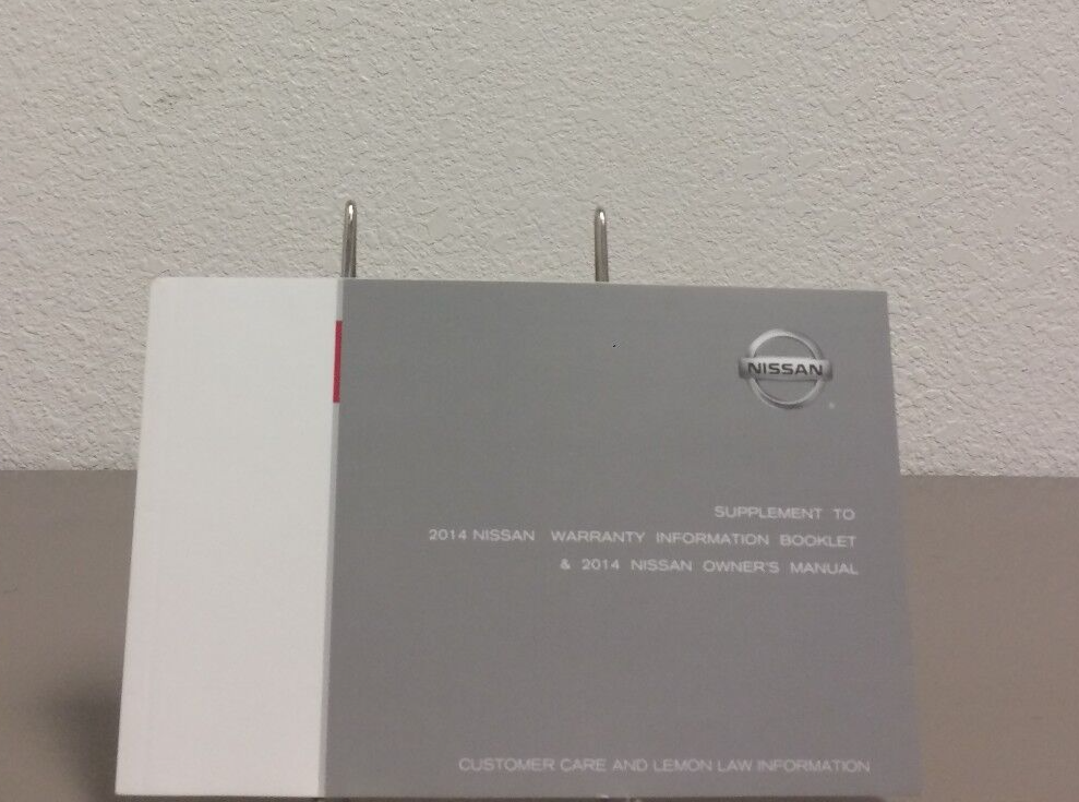 2014 Nissan Rogue Genuine OEM Owner's Manual Set w/Case & Navigation Manual