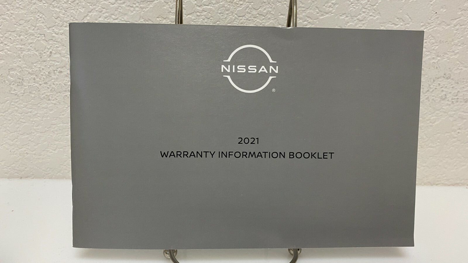 2021 Nissan Rogue Sport Genuine OEM Owner's Manual Set W/Case & Free Shipping!