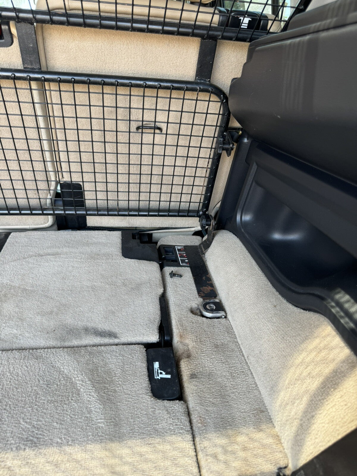 Genuine OEM Land Rover LR3 LR4 Dog Guard Kit with Mounting Hardware