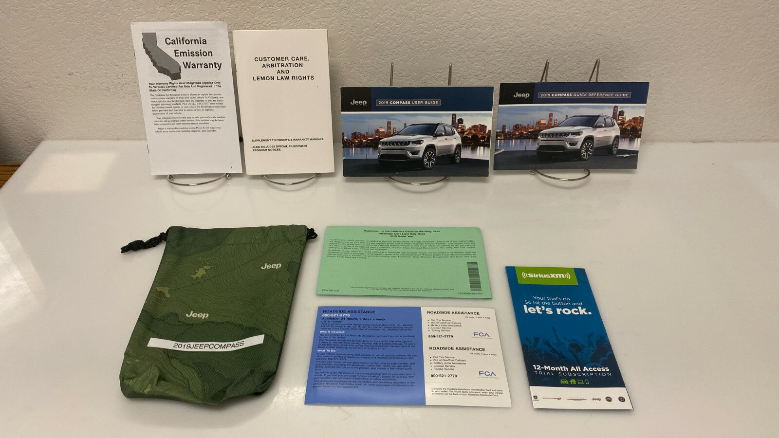 2019 Jeep Compass Genuine OEM Owner's Manual Set w/Jeep Case--Free Shipping!