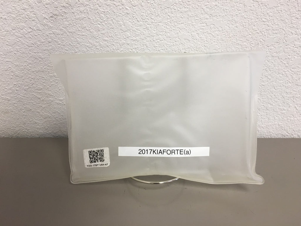 2017 Kia Forte Genuine OEM Owner's Manual Set w/Protective Case--Free Shipping!