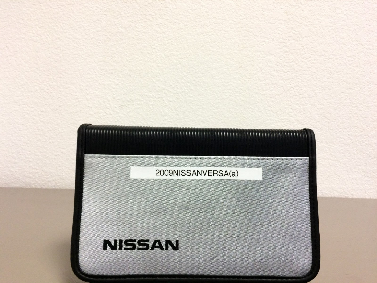 2009 Nissan Versa Genuine OEM Owner's Manual Set with Case--Fast Free Shipping
