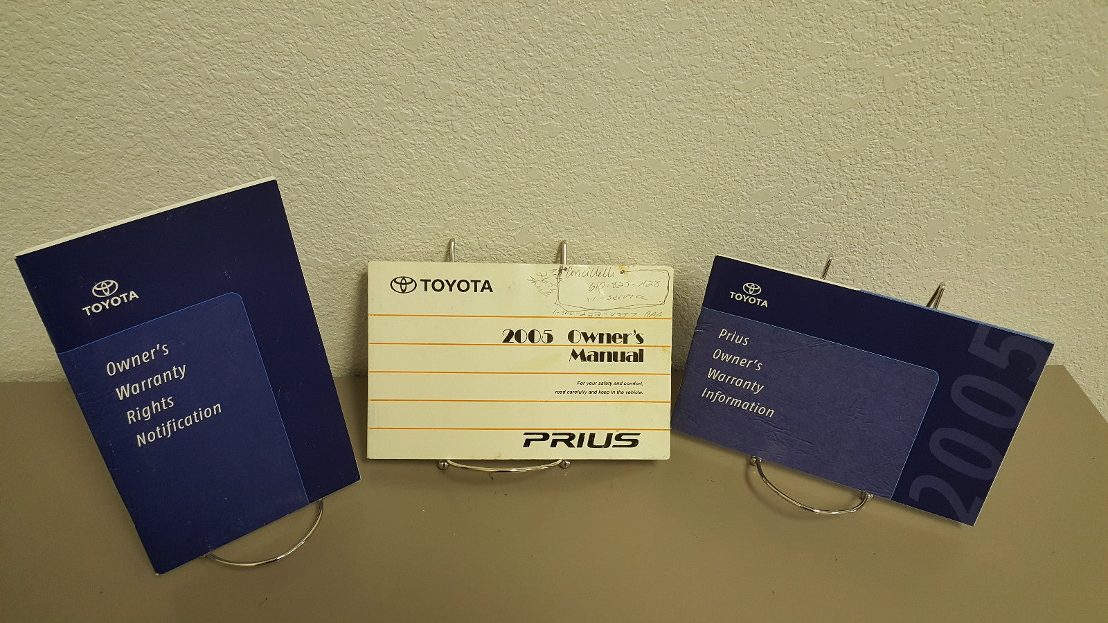 2005 Toyota Prius Genuine OEM Owner's Manual w/ Supplements - Free Shipping!!!