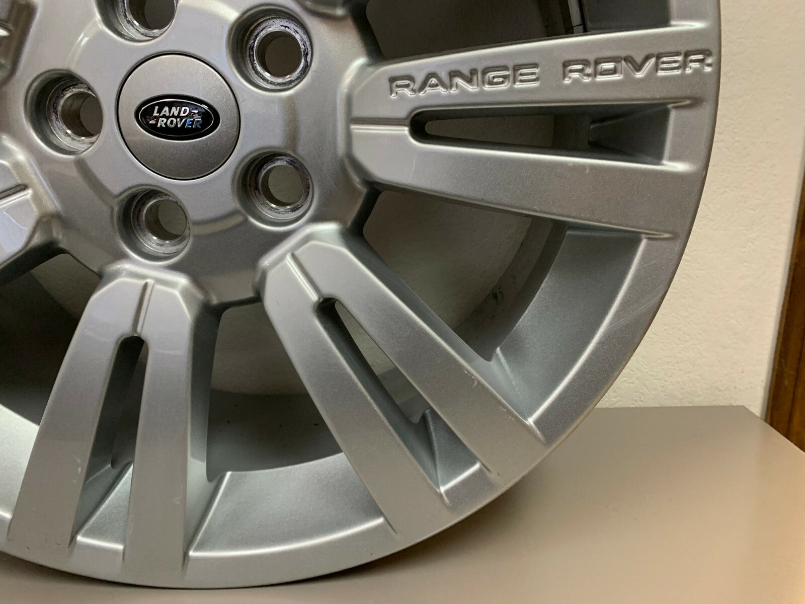 2010-2012 Range Rover Genuine OEM Wheel Rim Sparkle Silver Finish LR008766