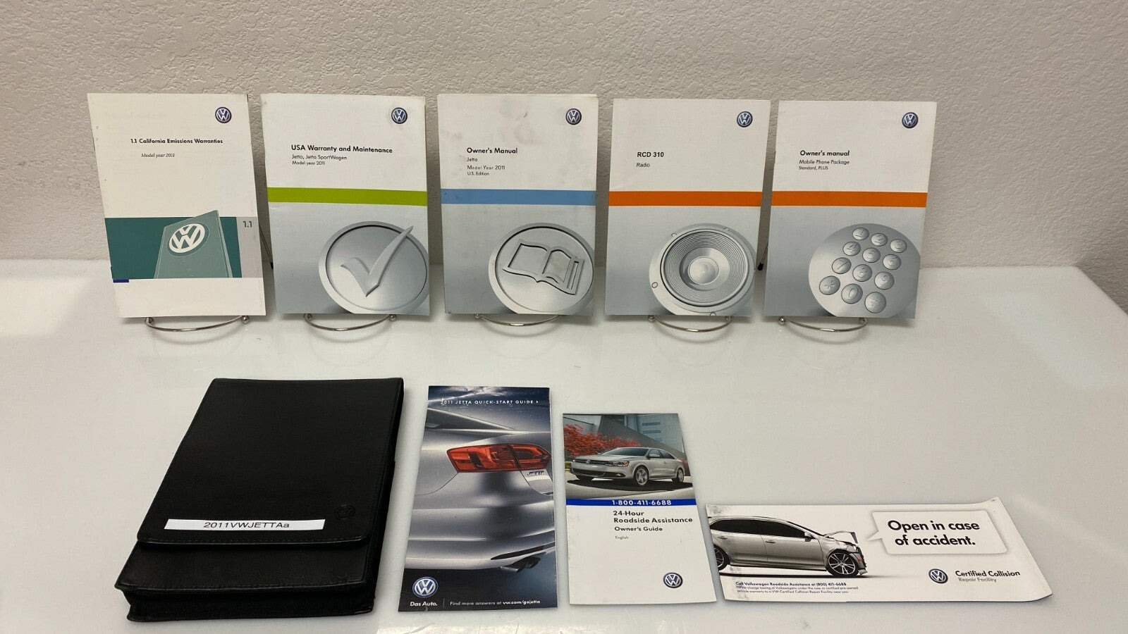 2011 Volkswagen VW Jetta Genuine OEM Owner's Manual Set w/Case Free Shipping!!!