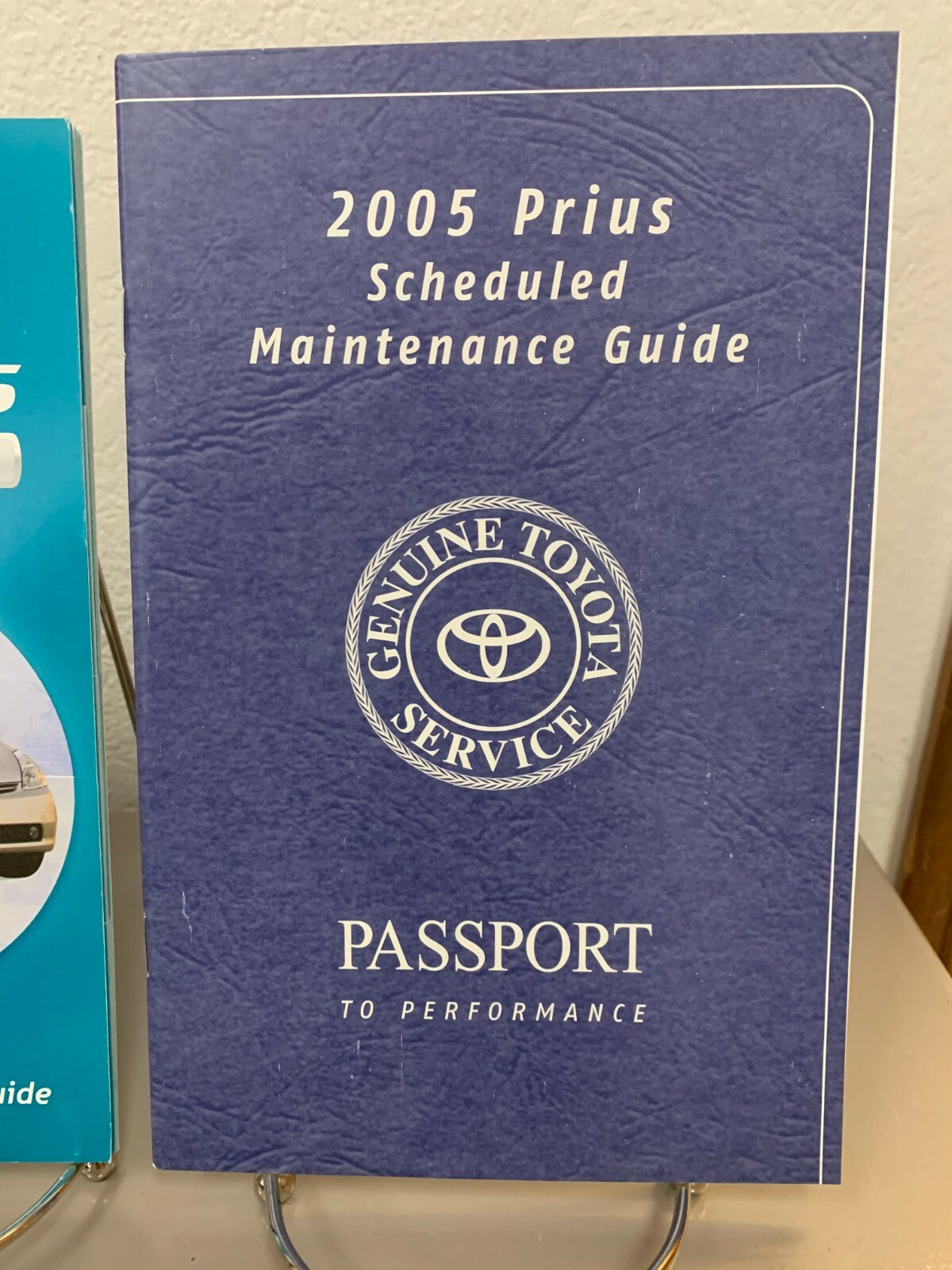 2005 Toyota Prius Genuine OEM Owner's Manual Set w/Toyota Case--Free Shipping!!!