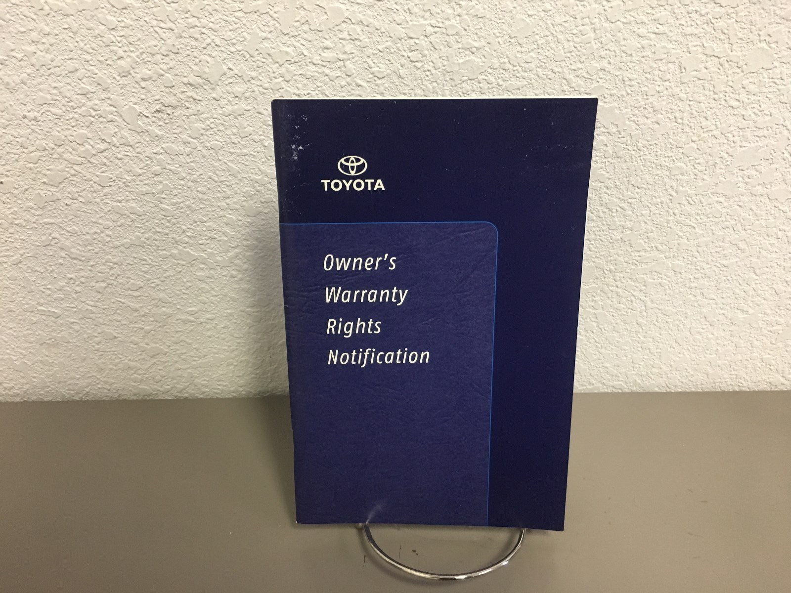 2003 Toyota Matrix Genuine OEM Owner's Manual Set w/Toyota Case-Free Shipping